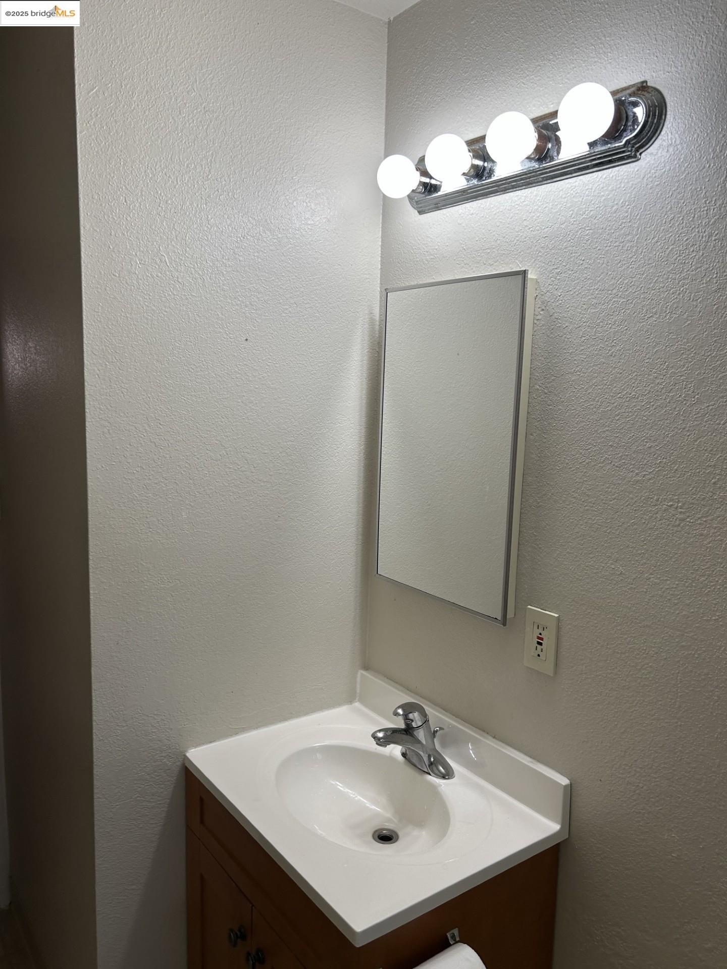 Detail Gallery Image 16 of 27 For 2358 Wright Ave, Pinole,  CA 94564 - 3 Beds | 2 Baths