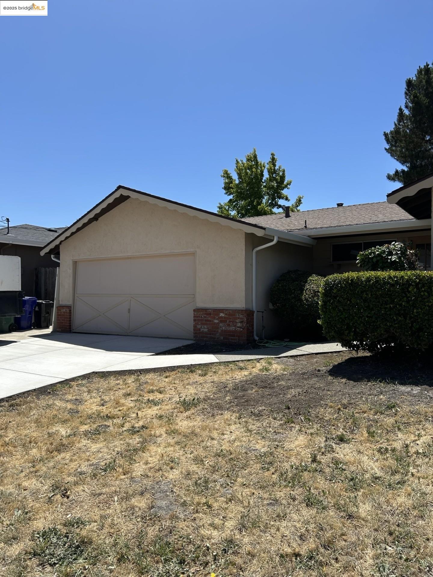 Detail Gallery Image 3 of 27 For 2358 Wright Ave, Pinole,  CA 94564 - 3 Beds | 2 Baths