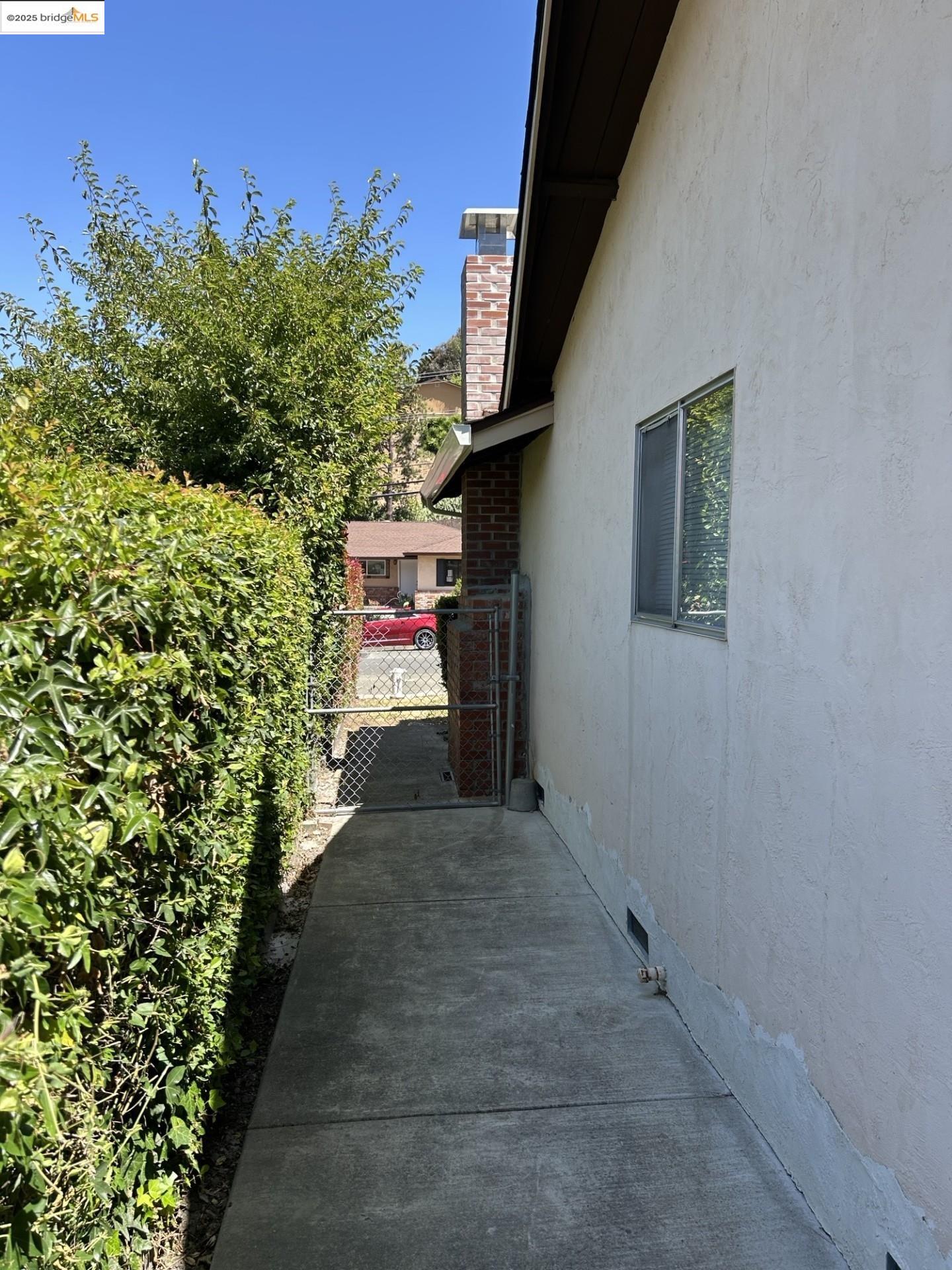 Detail Gallery Image 25 of 27 For 2358 Wright Ave, Pinole,  CA 94564 - 3 Beds | 2 Baths