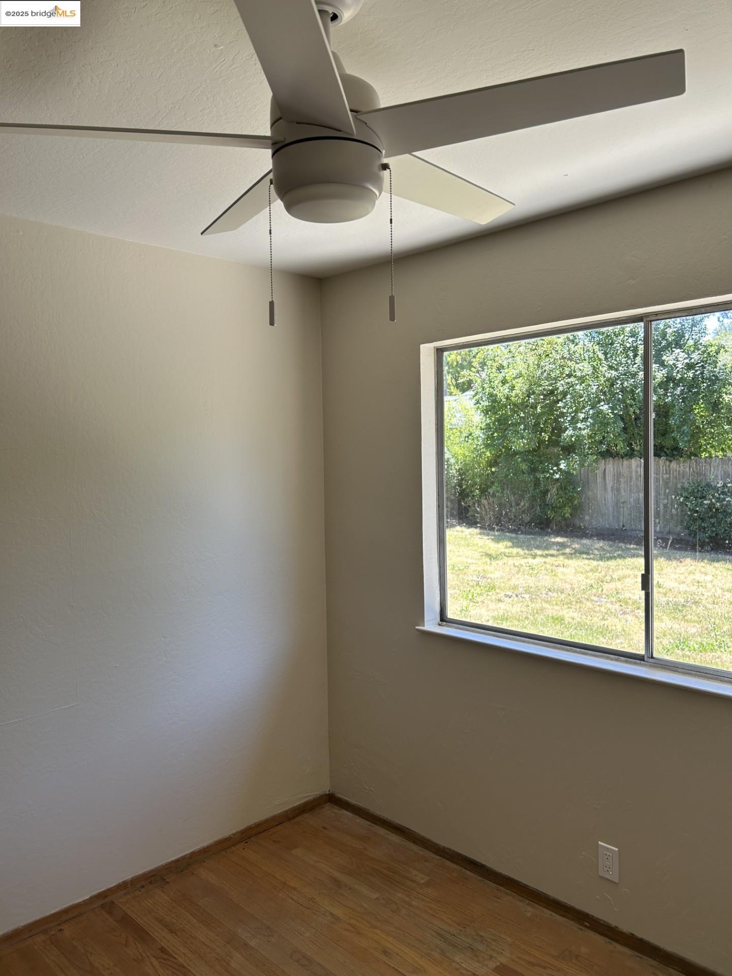 Detail Gallery Image 8 of 27 For 2358 Wright Ave, Pinole,  CA 94564 - 3 Beds | 2 Baths