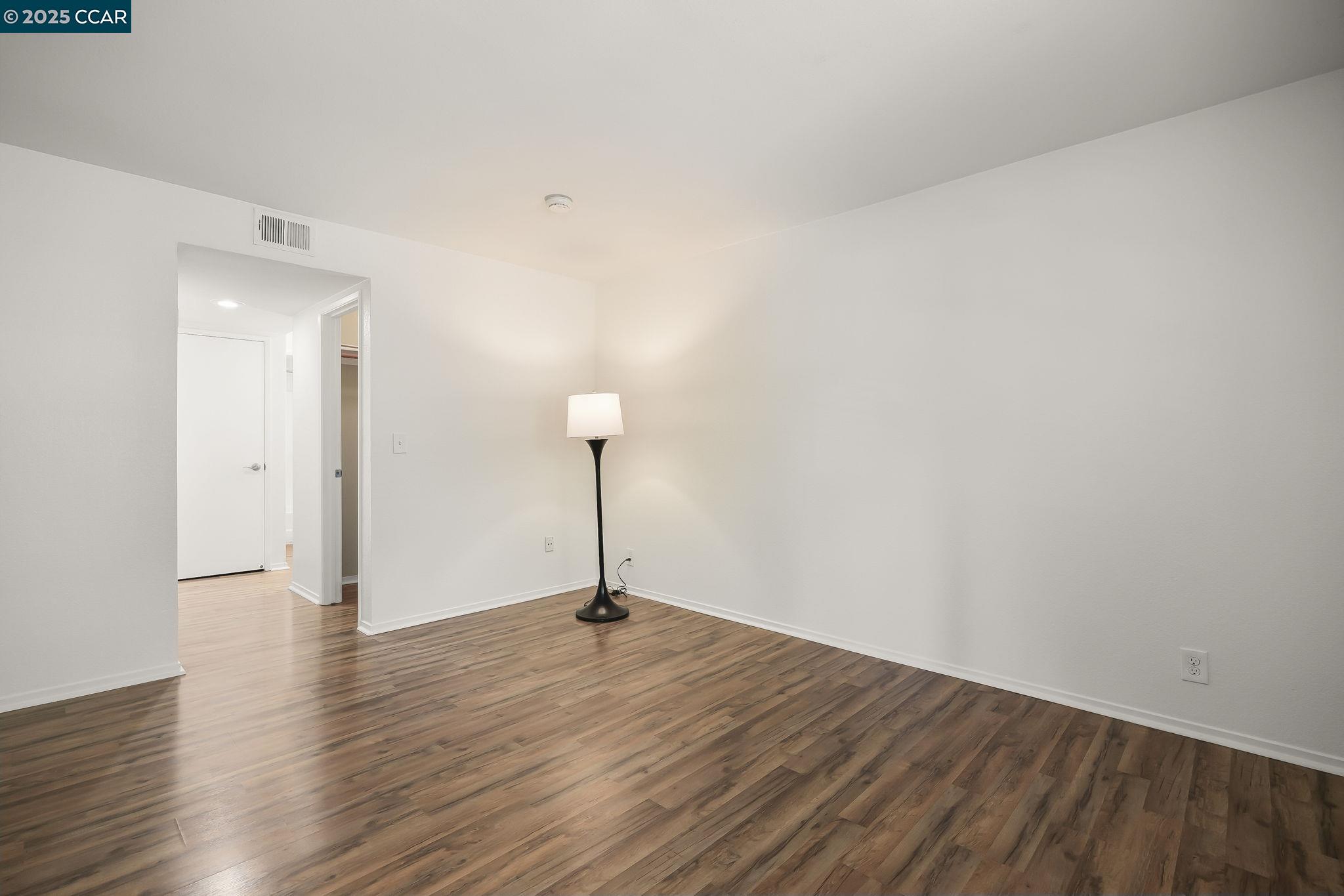 Photo #15: 41101512 Listing: Photo #15