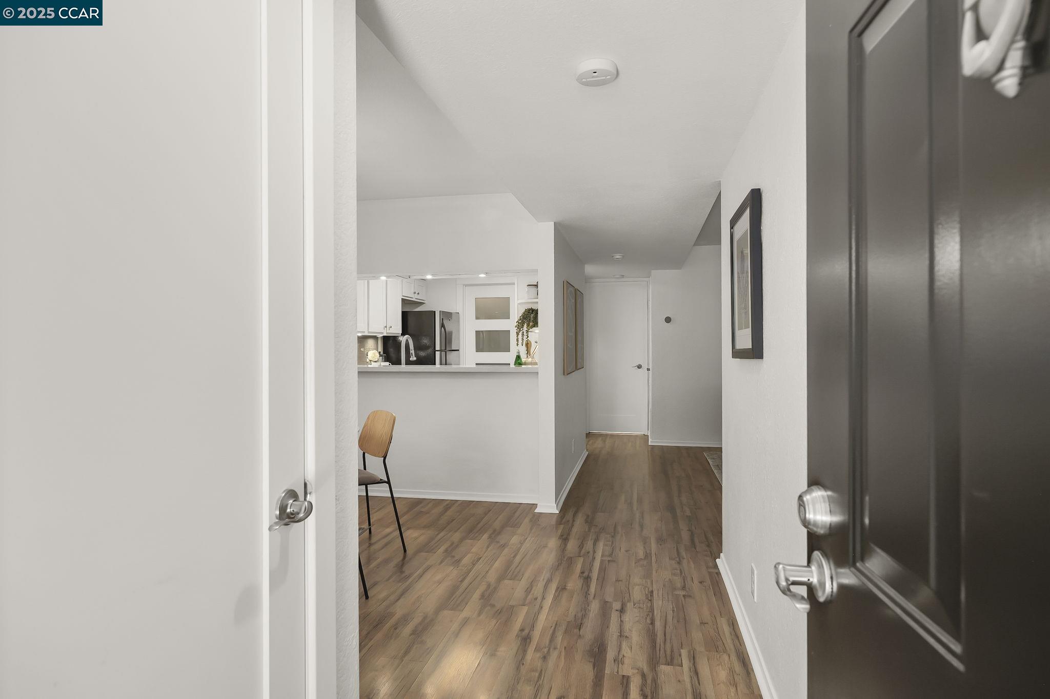 Photo #3: 41101512 Listing 