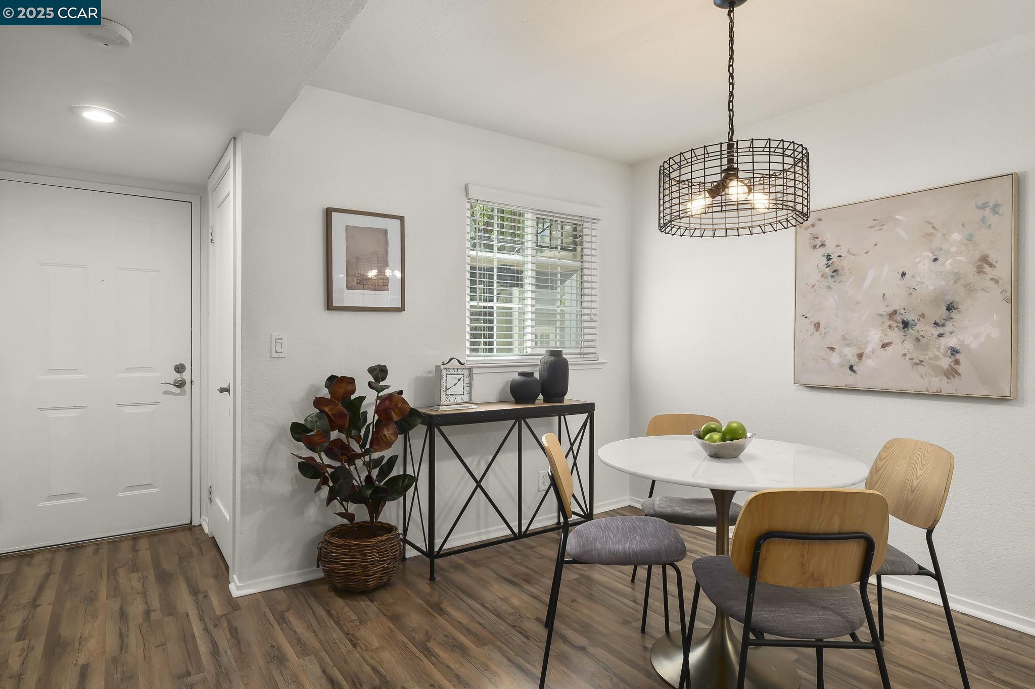 Photo #4: 41101512 Listing 