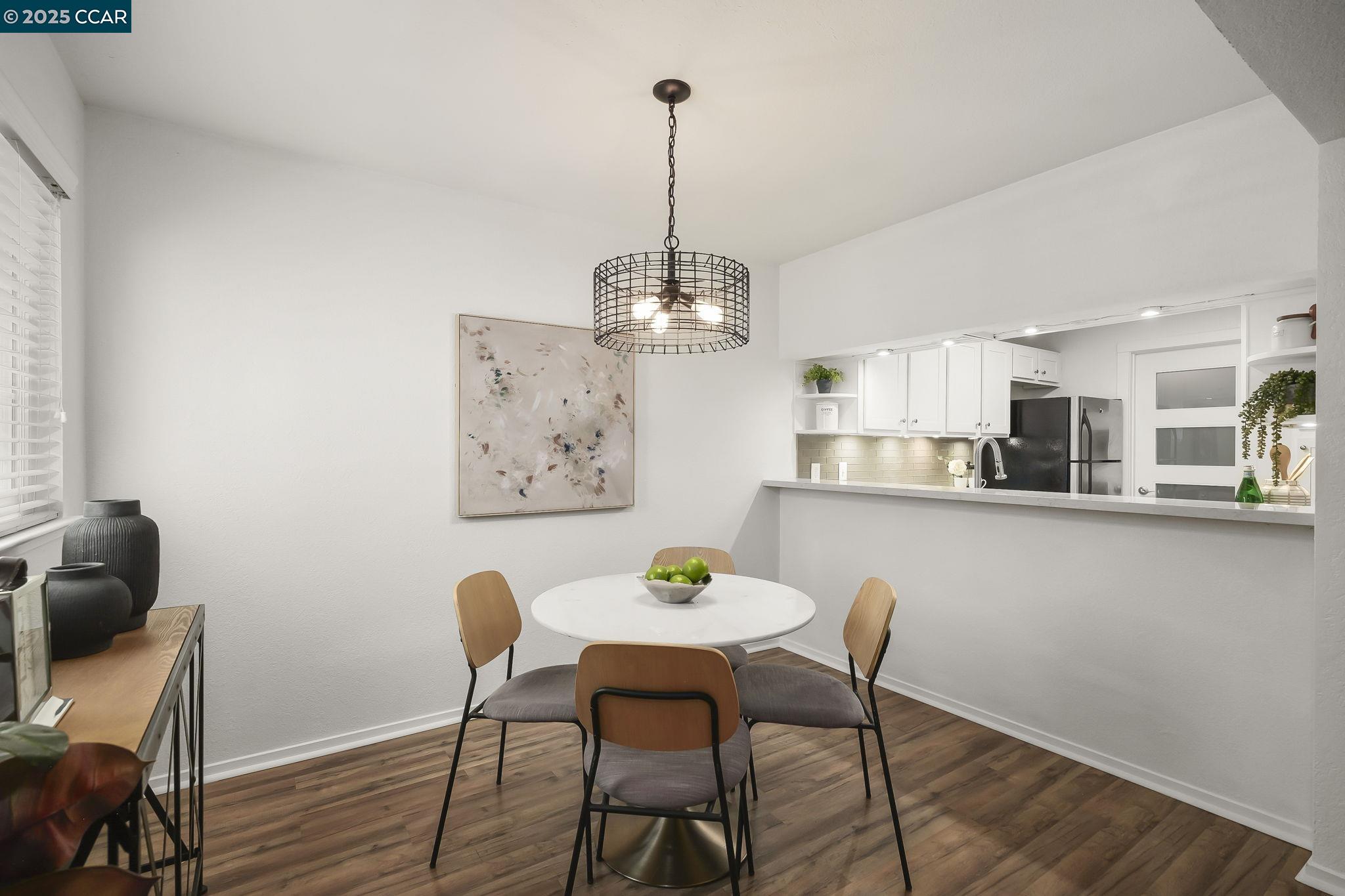 Photo #5: 41101512 Listing 