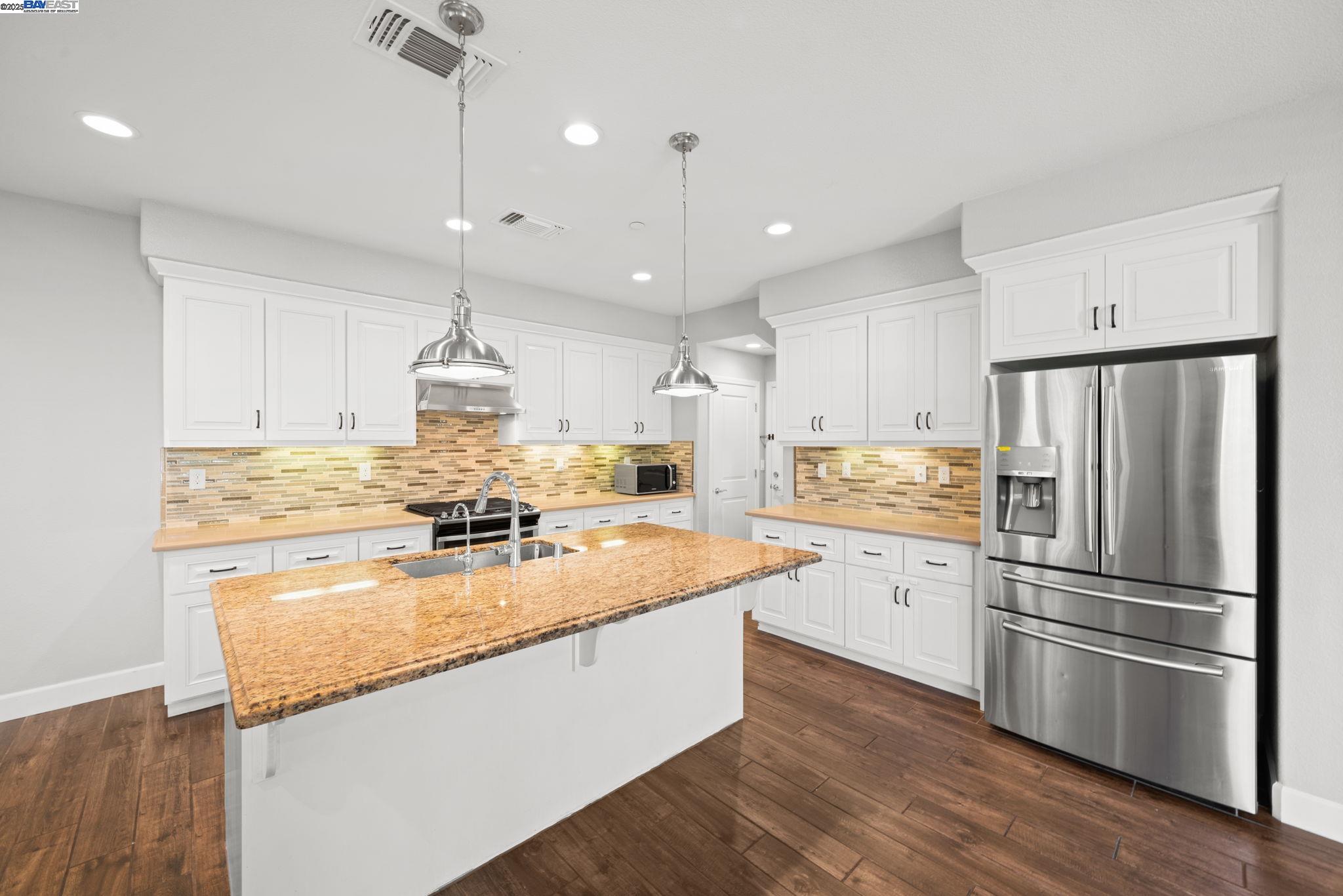 Detail Gallery Image 16 of 48 For 8563 Schooner Way, Newark,  CA 94560 - 4 Beds | 2/1 Baths