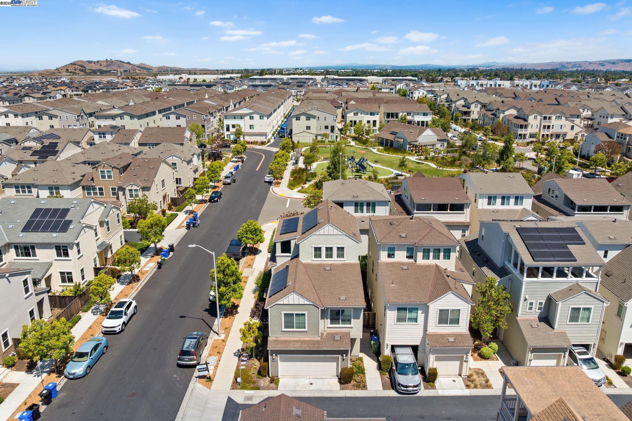 Detail Gallery Image 3 of 48 For 8563 Schooner Way, Newark,  CA 94560 - 4 Beds | 2/1 Baths