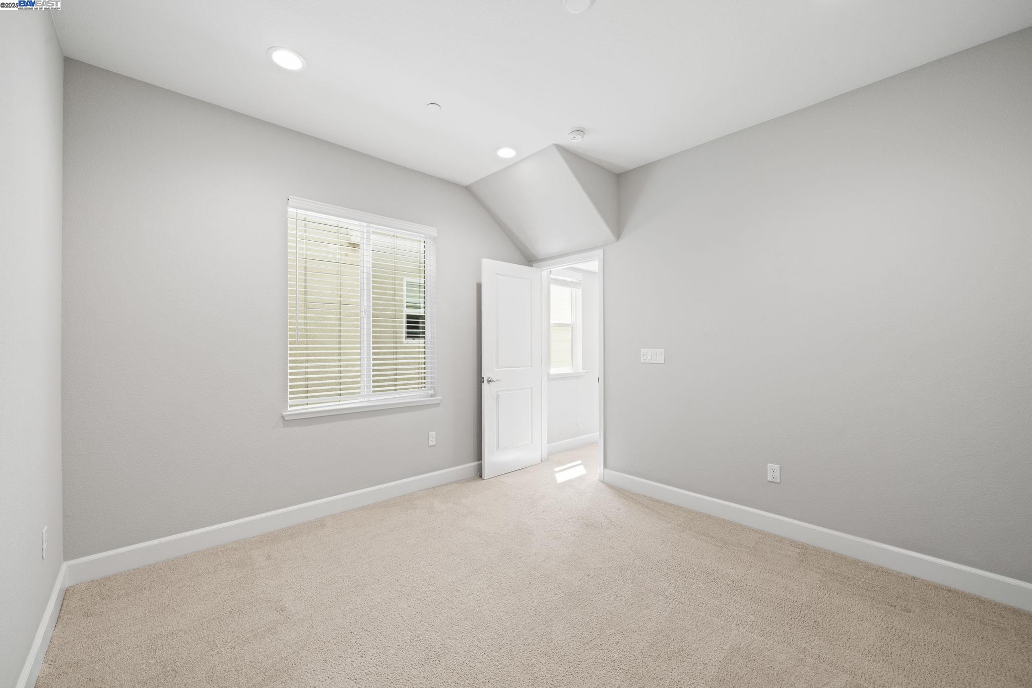 Detail Gallery Image 24 of 48 For 8563 Schooner Way, Newark,  CA 94560 - 4 Beds | 2/1 Baths