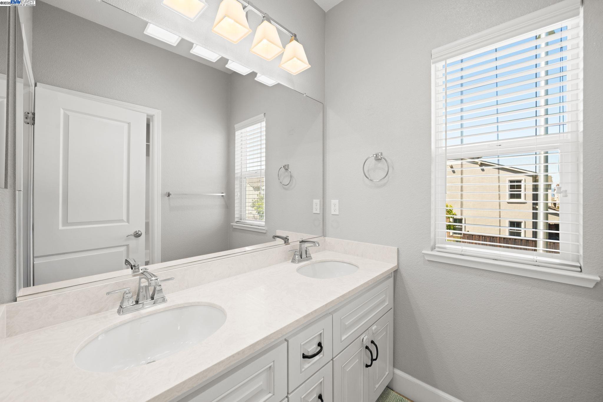 Detail Gallery Image 29 of 48 For 8563 Schooner Way, Newark,  CA 94560 - 4 Beds | 2/1 Baths