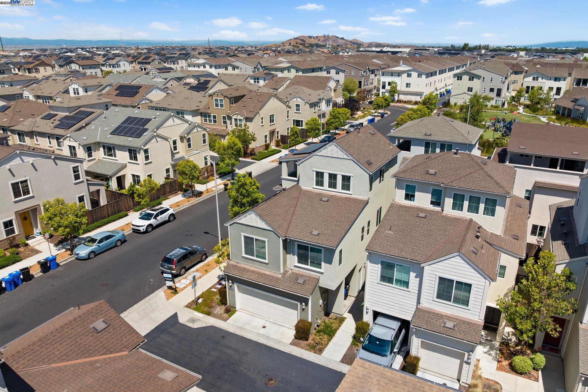 Detail Gallery Image 4 of 48 For 8563 Schooner Way, Newark,  CA 94560 - 4 Beds | 2/1 Baths