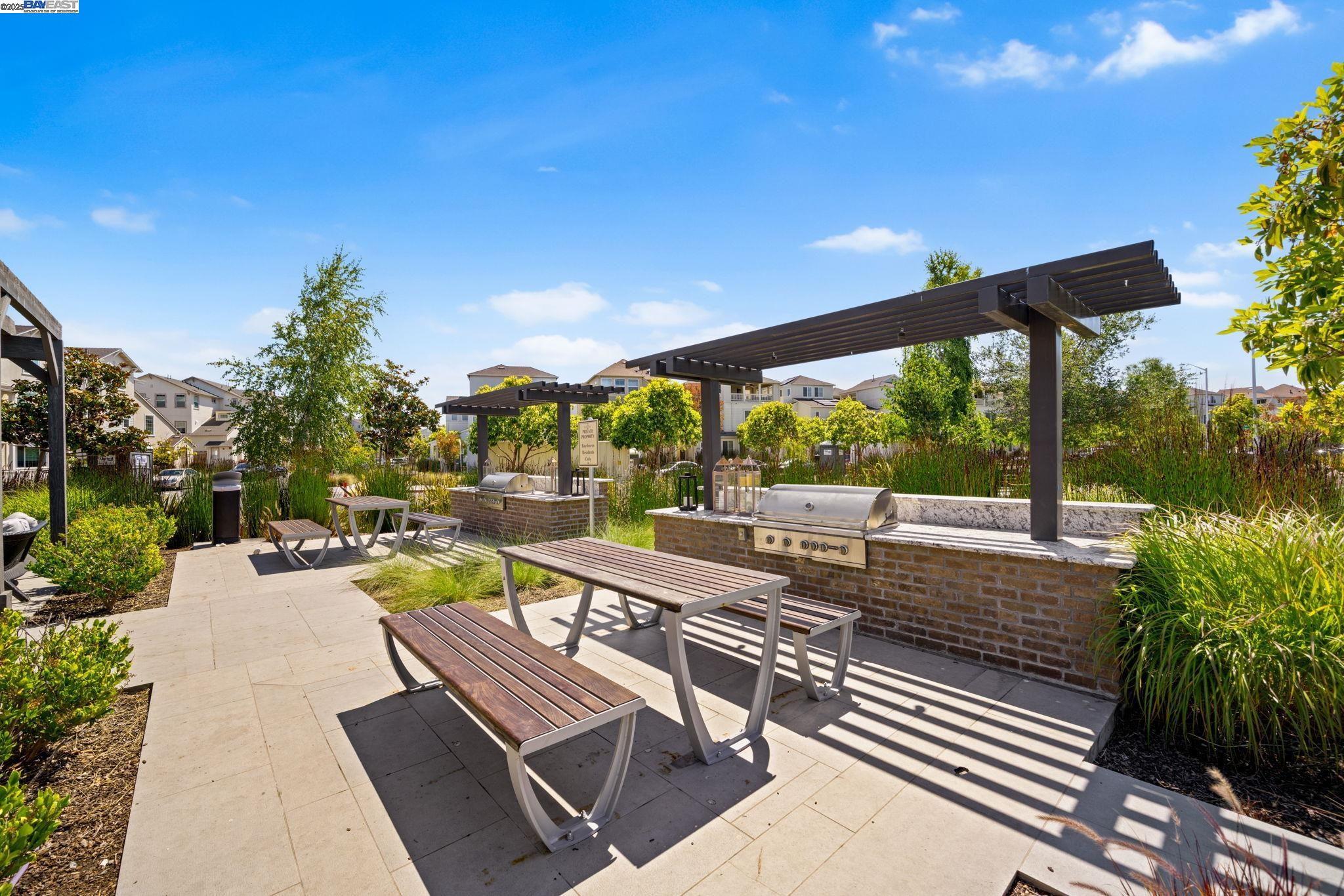 Detail Gallery Image 7 of 48 For 8563 Schooner Way, Newark,  CA 94560 - 4 Beds | 2/1 Baths