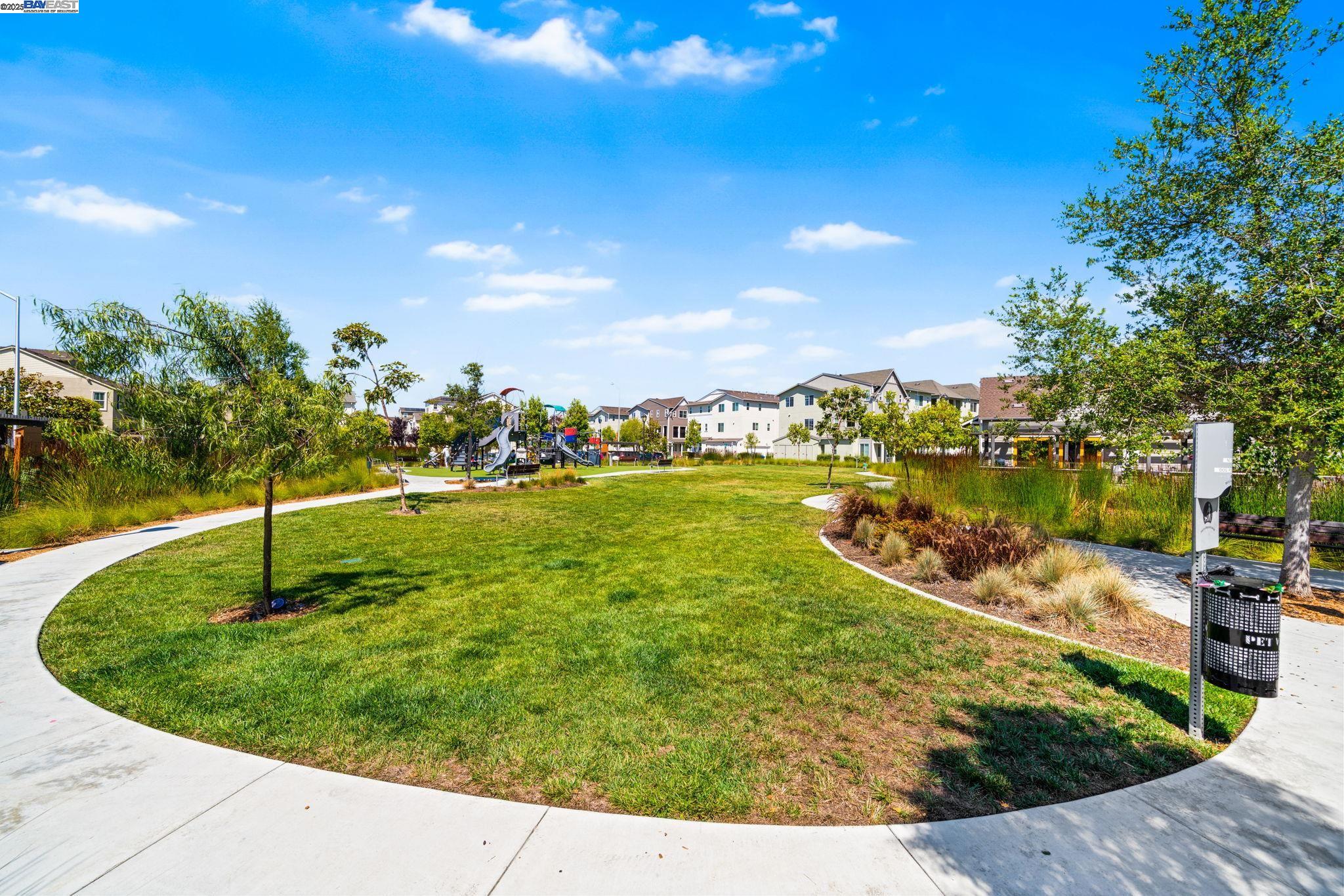 Detail Gallery Image 9 of 48 For 8563 Schooner Way, Newark,  CA 94560 - 4 Beds | 2/1 Baths