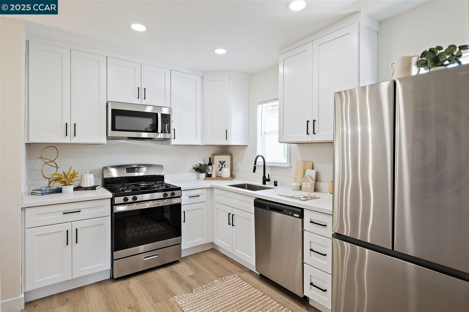 Detail Gallery Image 12 of 32 For 1321 Kelsey Street, Richmond,  CA 94801 - 2 Beds | 1 Baths