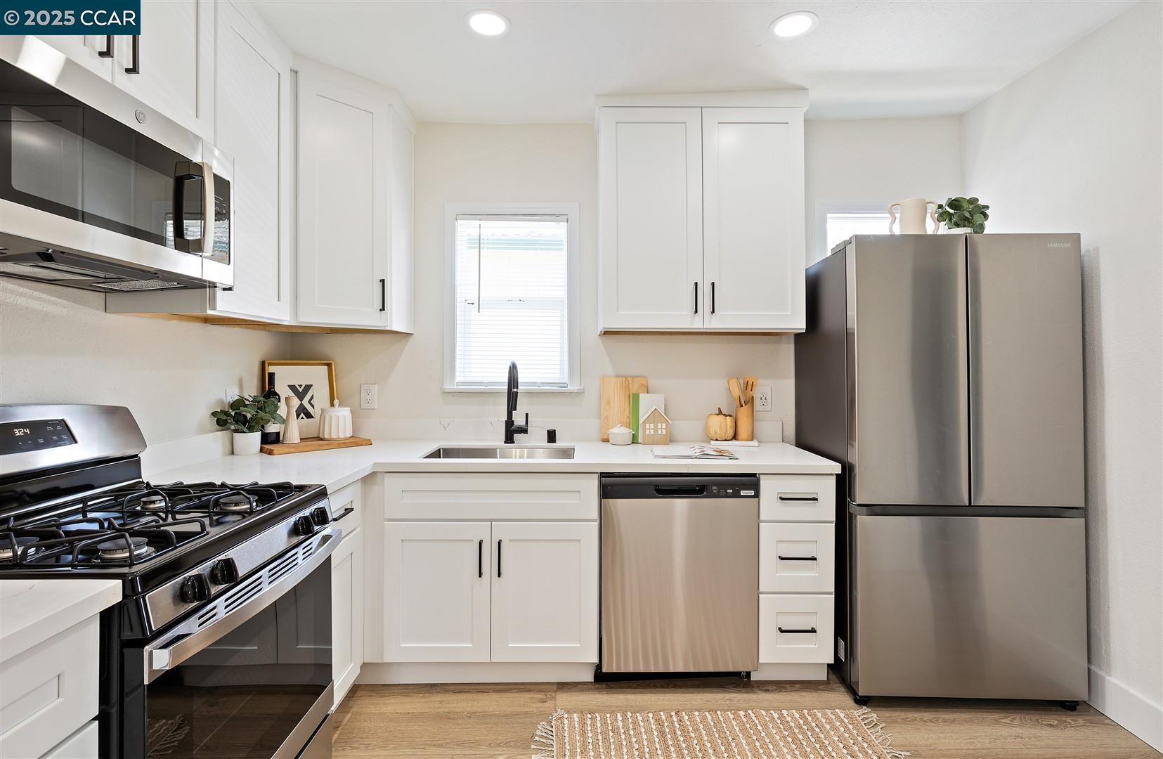 Detail Gallery Image 10 of 32 For 1321 Kelsey Street, Richmond,  CA 94801 - 2 Beds | 1 Baths