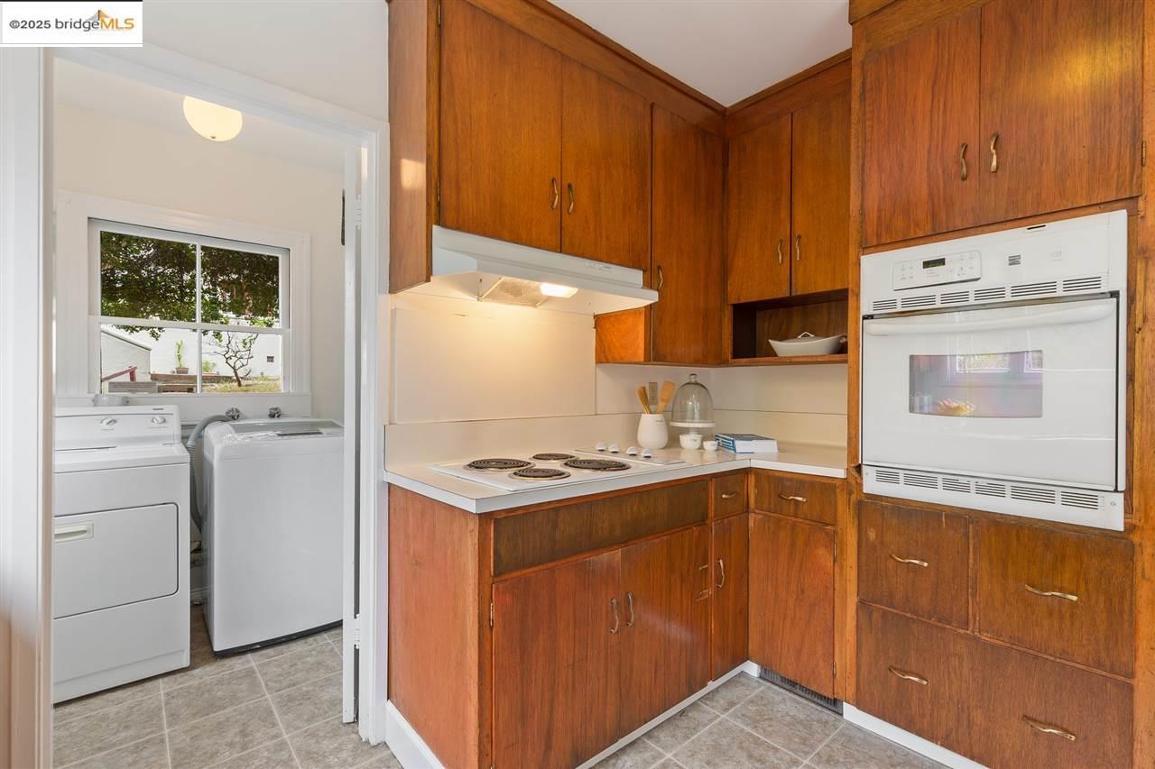 2623 Virginia, Berkeley, California 94709, 4 Bedrooms Bedrooms, 7 Rooms Rooms,2 BathroomsBathrooms,Residential Lease,For Rent,2623 Virginia,41101527