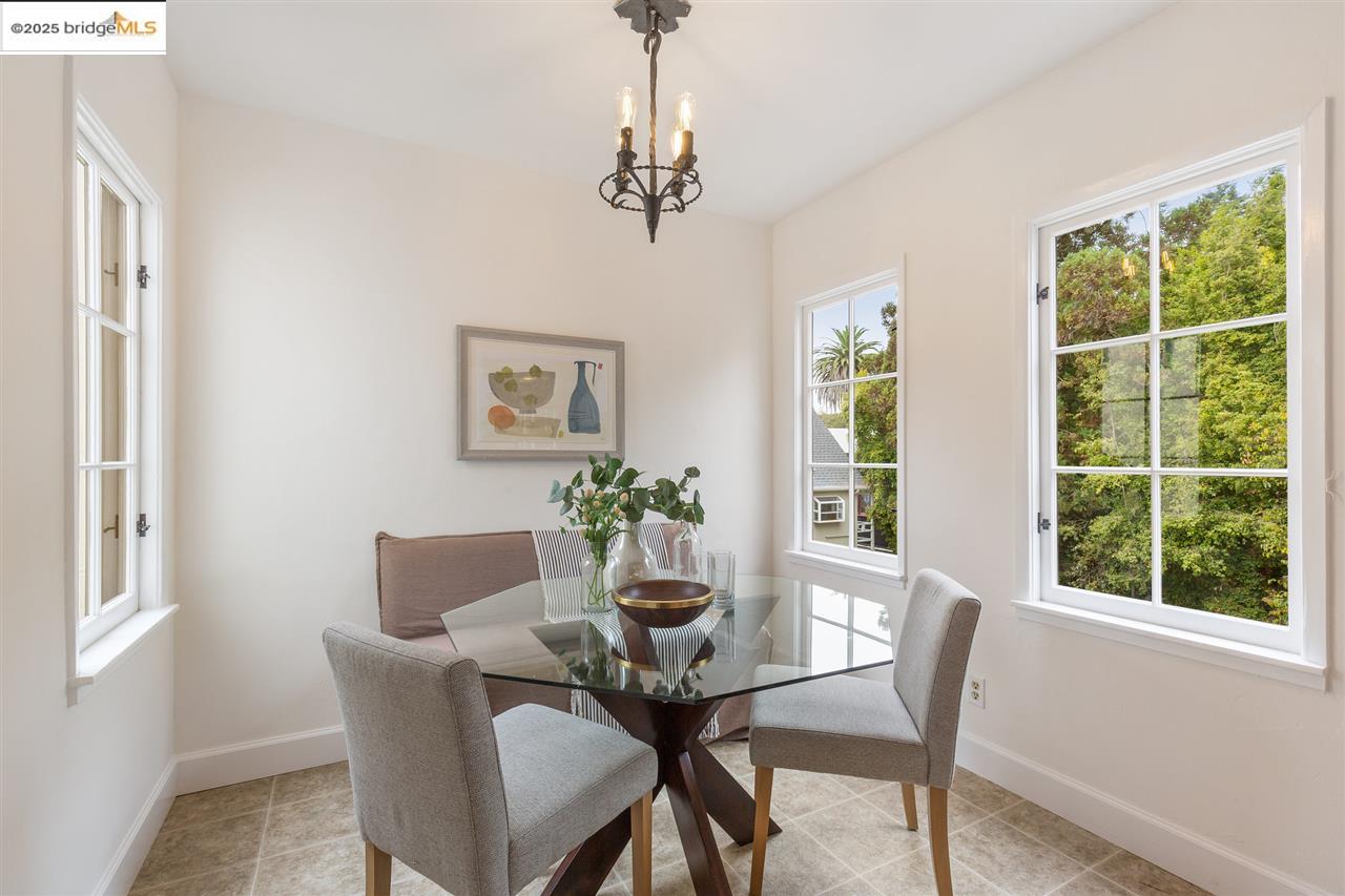 2623 Virginia, Berkeley, California 94709, 4 Bedrooms Bedrooms, 7 Rooms Rooms,2 BathroomsBathrooms,Residential Lease,For Rent,2623 Virginia,41101527
