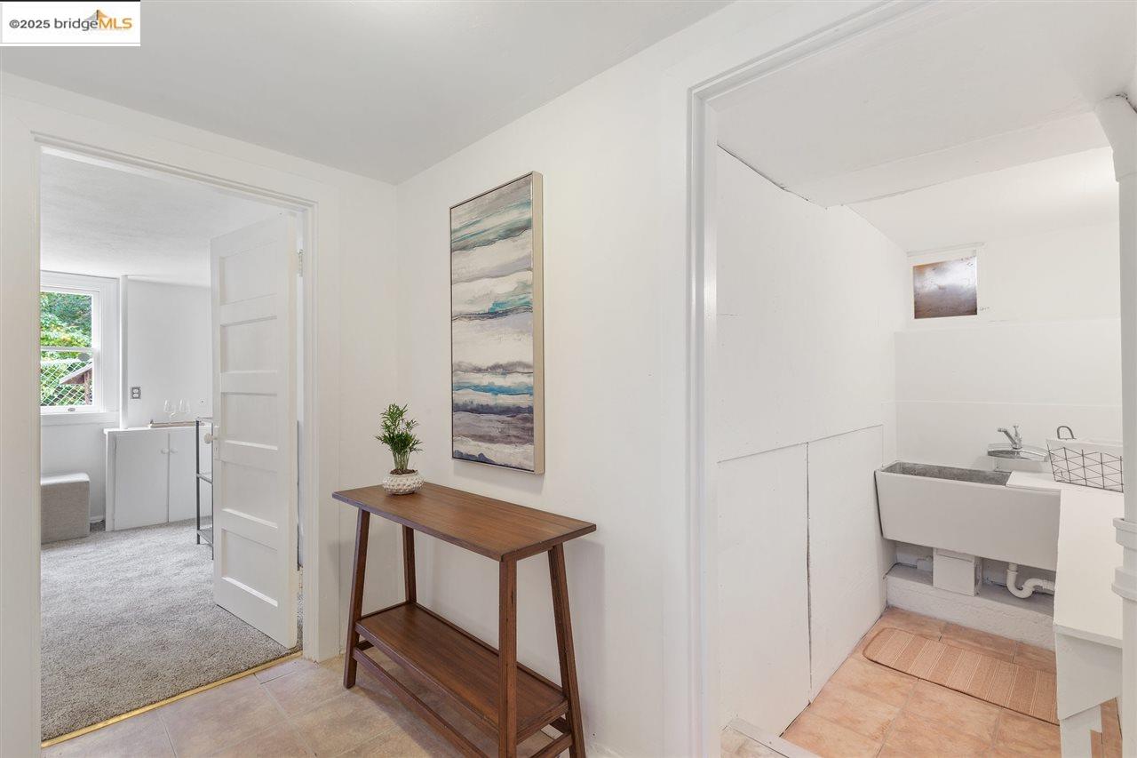 2623 Virginia, Berkeley, California 94709, 4 Bedrooms Bedrooms, 7 Rooms Rooms,2 BathroomsBathrooms,Residential Lease,For Rent,2623 Virginia,41101527