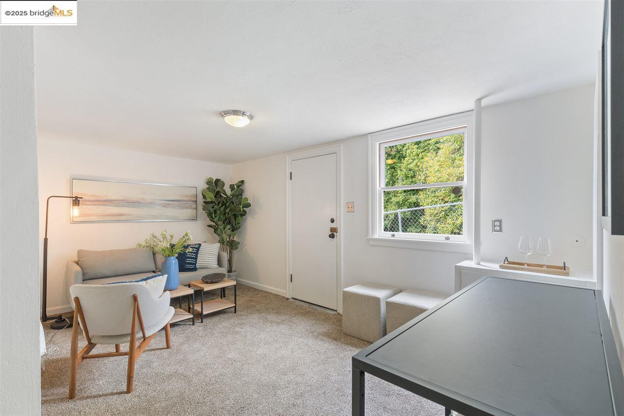 2623 Virginia, Berkeley, California 94709, 4 Bedrooms Bedrooms, 7 Rooms Rooms,2 BathroomsBathrooms,Residential Lease,For Rent,2623 Virginia,41101527