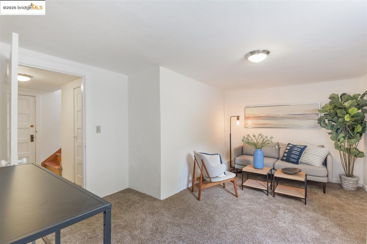2623 Virginia, Berkeley, California 94709, 4 Bedrooms Bedrooms, 7 Rooms Rooms,2 BathroomsBathrooms,Residential Lease,For Rent,2623 Virginia,41101527