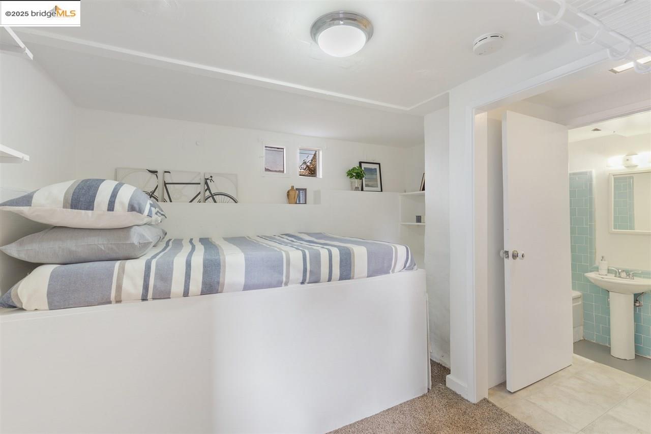 2623 Virginia, Berkeley, California 94709, 4 Bedrooms Bedrooms, 7 Rooms Rooms,2 BathroomsBathrooms,Residential Lease,For Rent,2623 Virginia,41101527