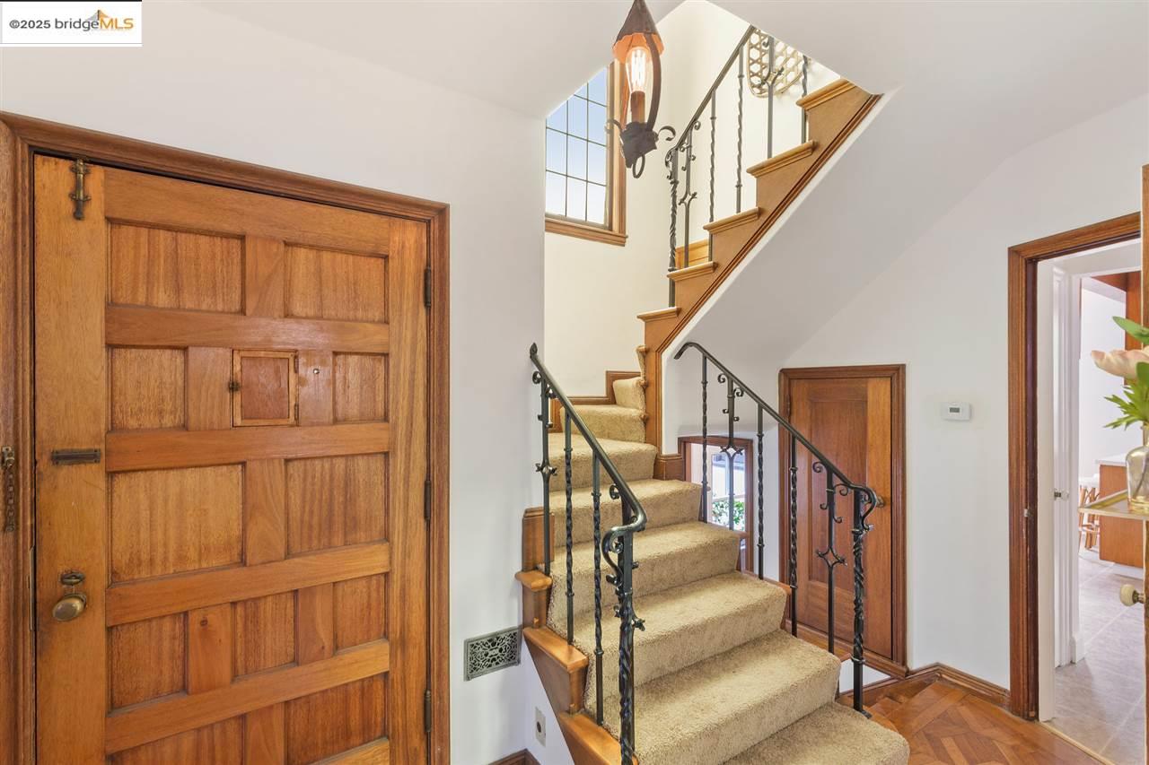 2623 Virginia, Berkeley, California 94709, 4 Bedrooms Bedrooms, 7 Rooms Rooms,2 BathroomsBathrooms,Residential Lease,For Rent,2623 Virginia,41101527
