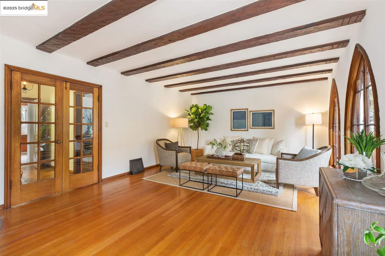 2623 Virginia, Berkeley, California 94709, 4 Bedrooms Bedrooms, 7 Rooms Rooms,2 BathroomsBathrooms,Residential Lease,For Rent,2623 Virginia,41101527