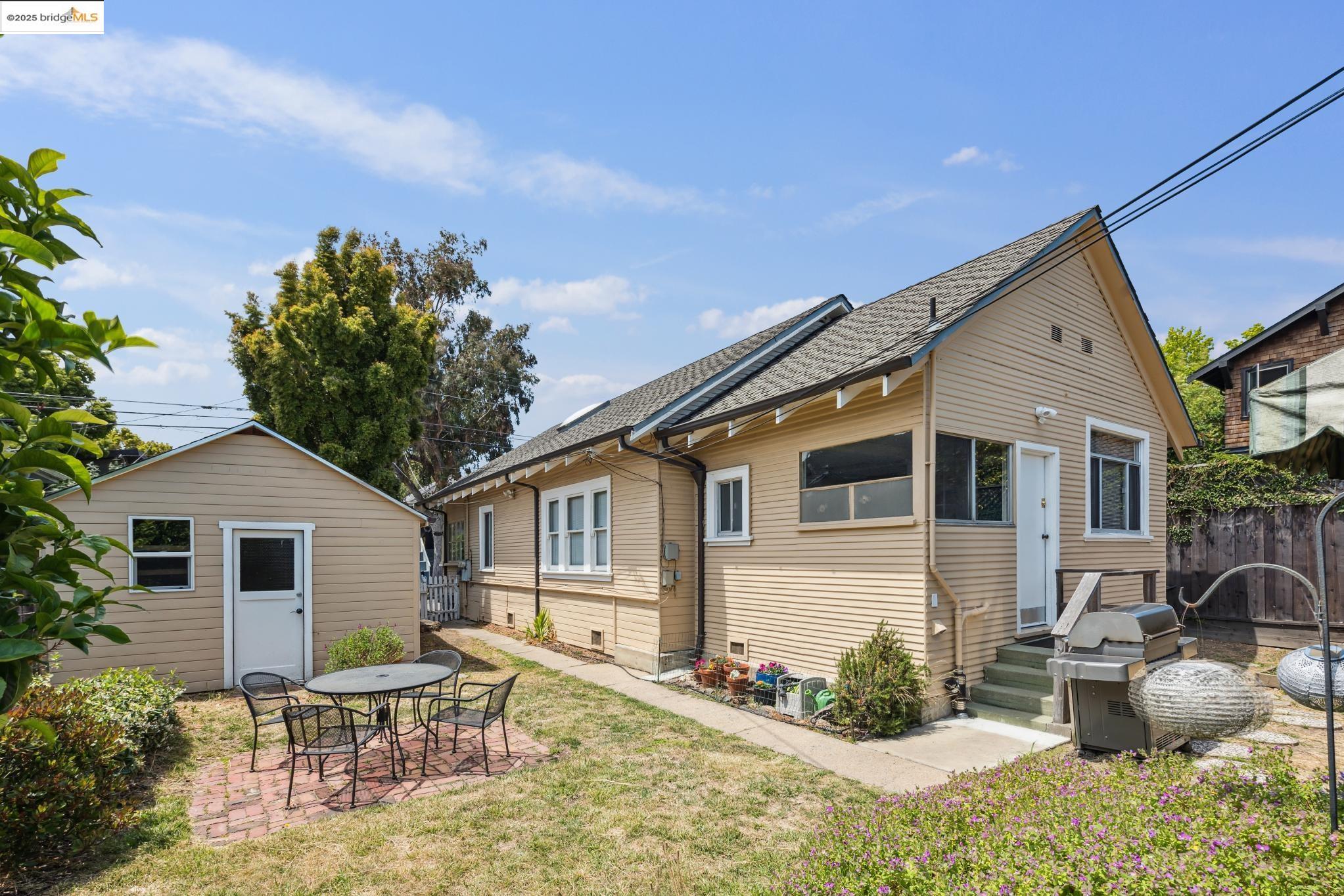 5378 Locksley Ave, Oakland, California 94618, ,Residential Income,For Sale,5378 Locksley Ave,41101528