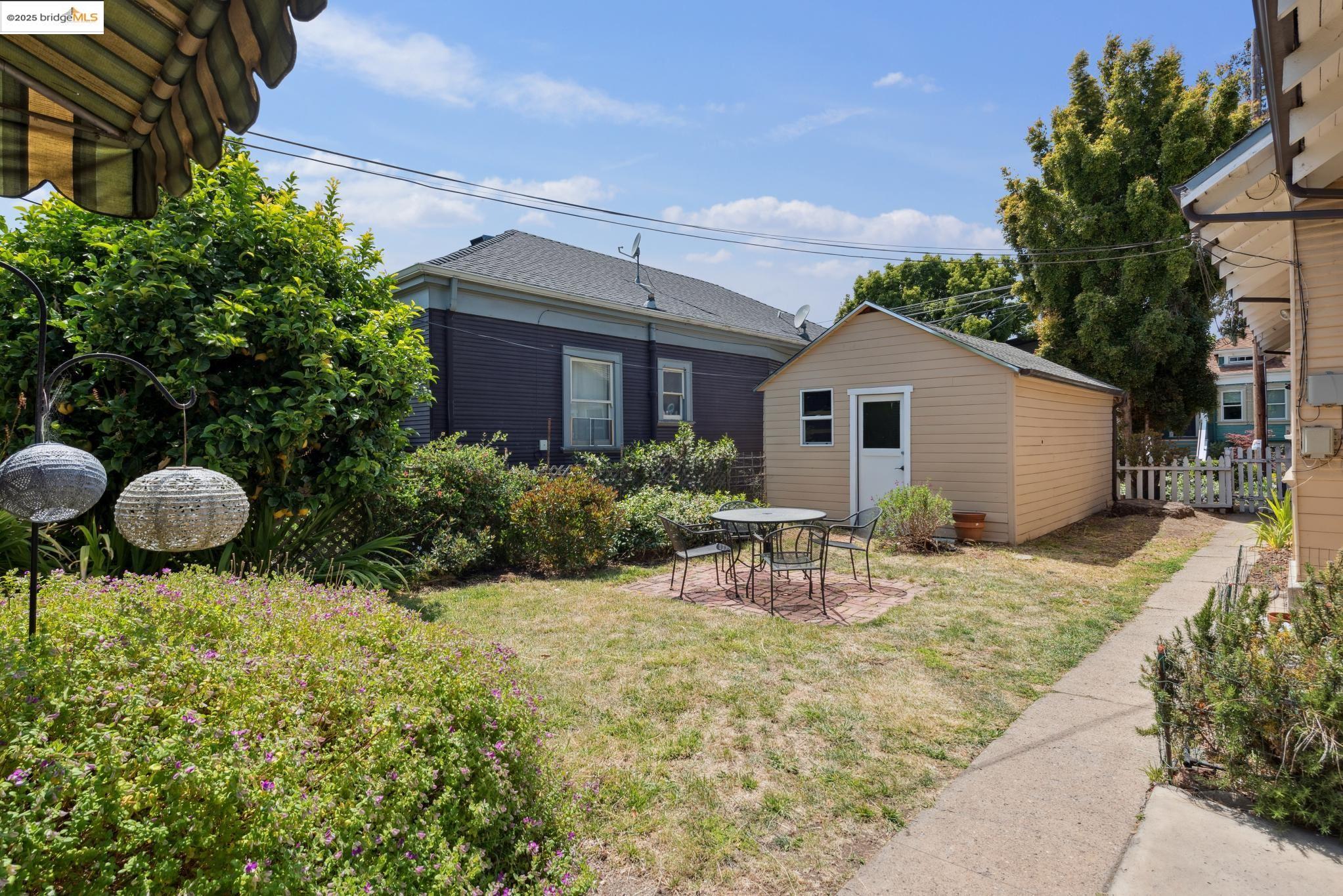 5378 Locksley Ave, Oakland, California 94618, ,Residential Income,For Sale,5378 Locksley Ave,41101528