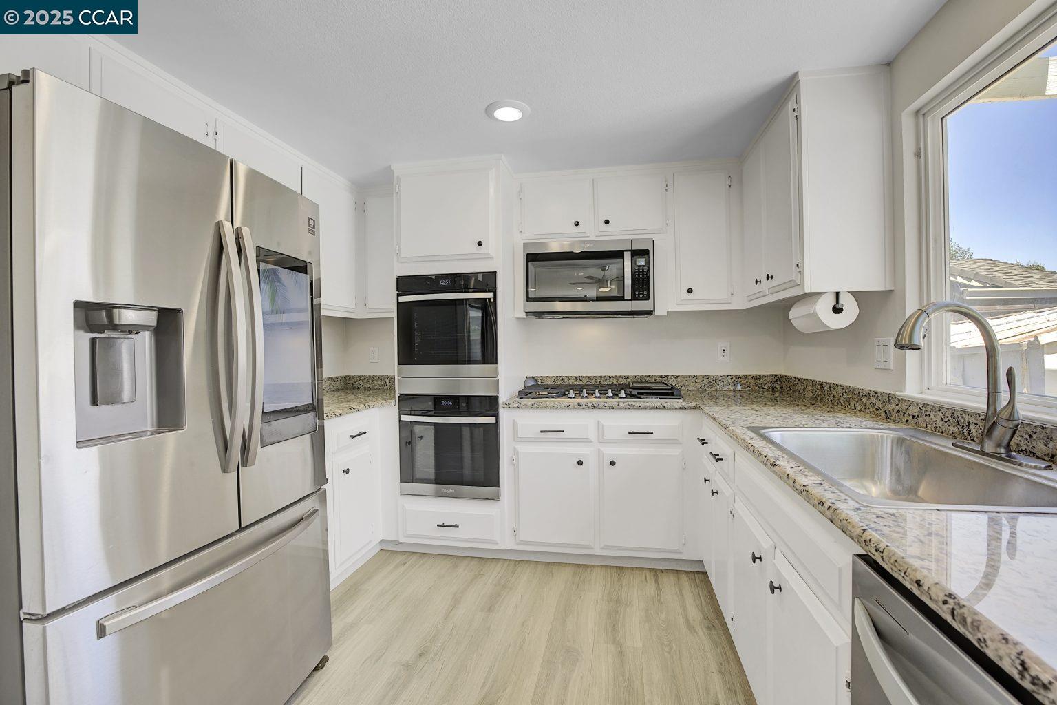 Detail Gallery Image 14 of 36 For 2005 Cerro Ct, Antioch,  CA 94509 - 4 Beds | 2/1 Baths