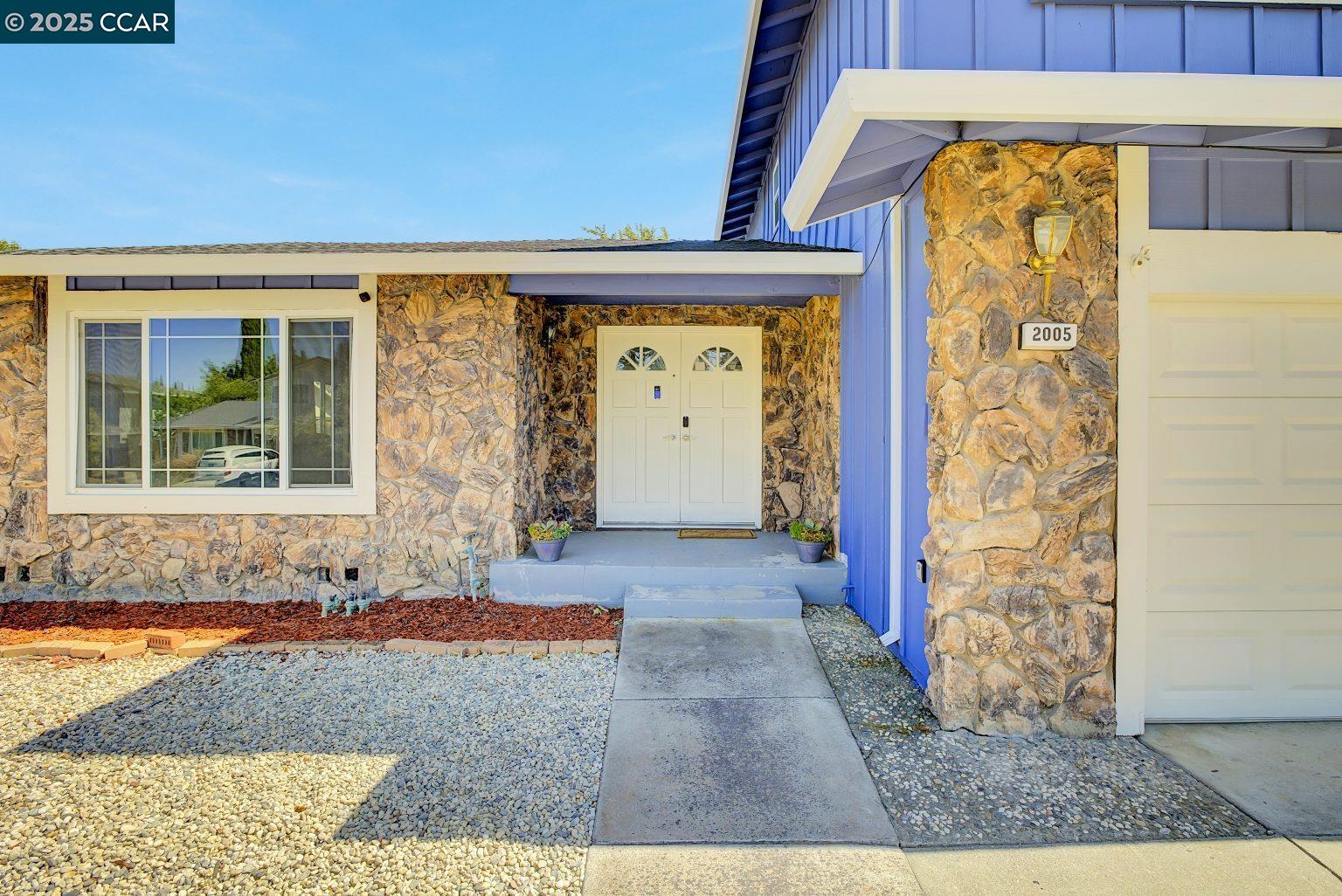 Detail Gallery Image 3 of 36 For 2005 Cerro Ct, Antioch,  CA 94509 - 4 Beds | 2/1 Baths