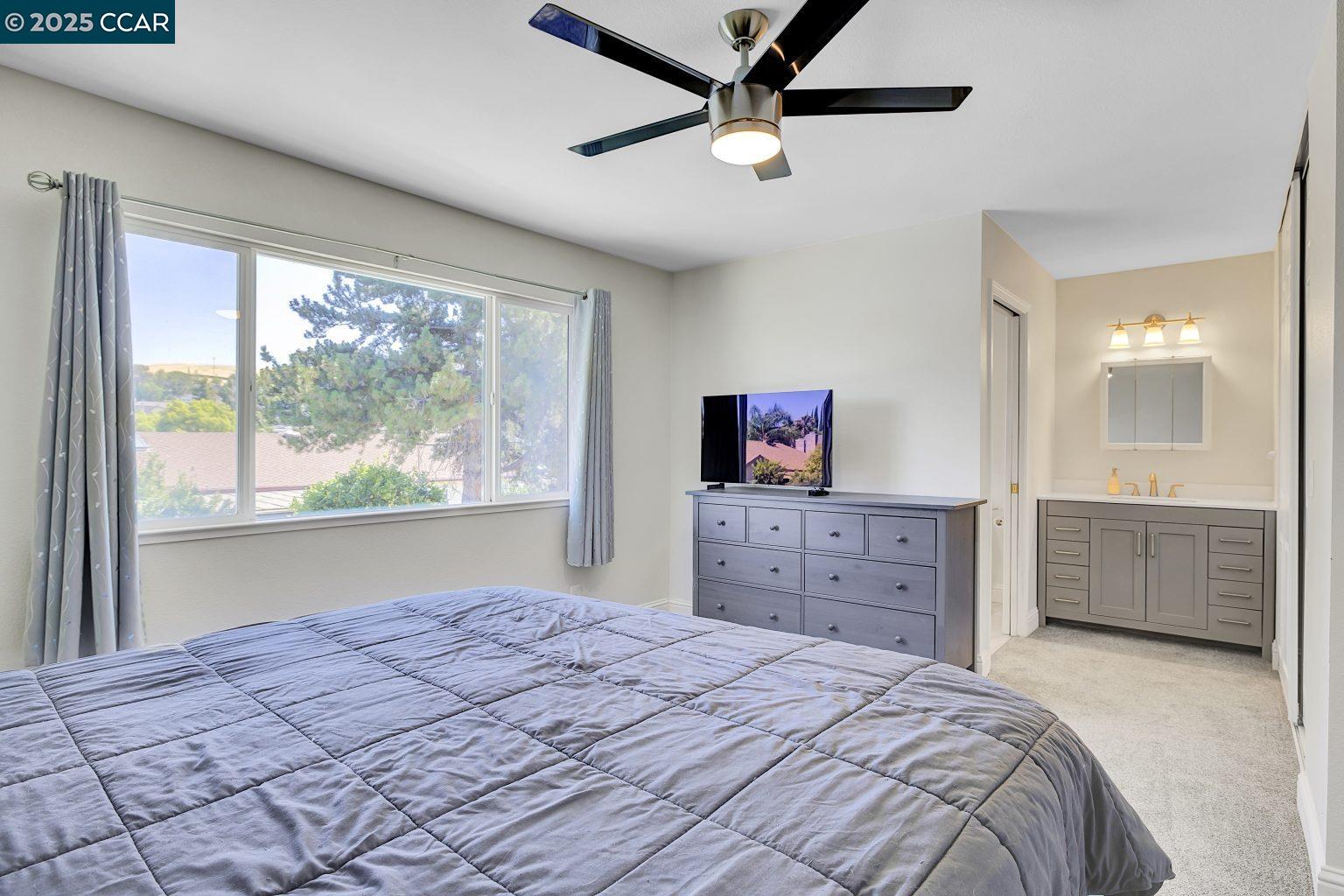 Detail Gallery Image 22 of 36 For 2005 Cerro Ct, Antioch,  CA 94509 - 4 Beds | 2/1 Baths