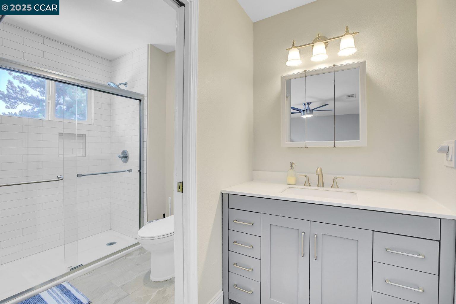 Detail Gallery Image 23 of 36 For 2005 Cerro Ct, Antioch,  CA 94509 - 4 Beds | 2/1 Baths