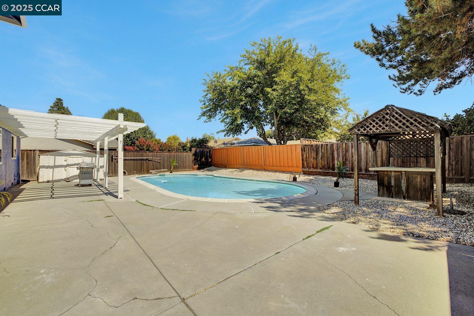 Detail Gallery Image 28 of 36 For 2005 Cerro Ct, Antioch,  CA 94509 - 4 Beds | 2/1 Baths