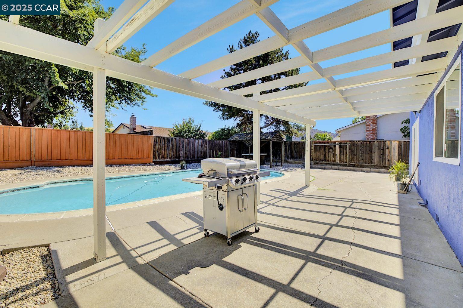 Detail Gallery Image 29 of 36 For 2005 Cerro Ct, Antioch,  CA 94509 - 4 Beds | 2/1 Baths