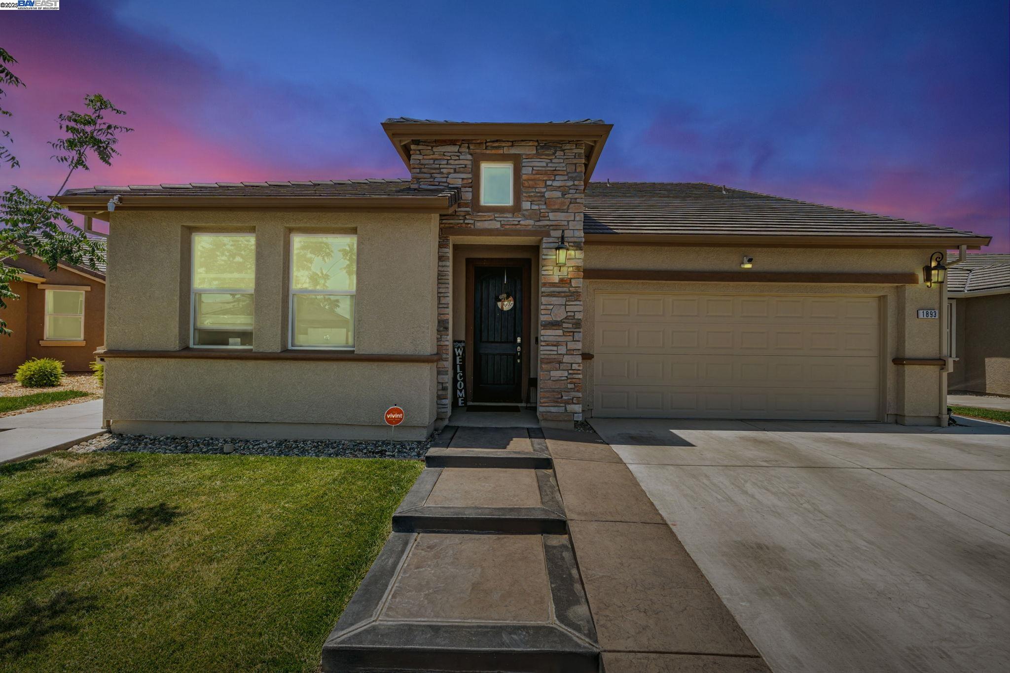Detail Gallery Image 2 of 44 For 1893 Summit Dr, Los Banos,  CA 93635 - 6 Beds | 3 Baths