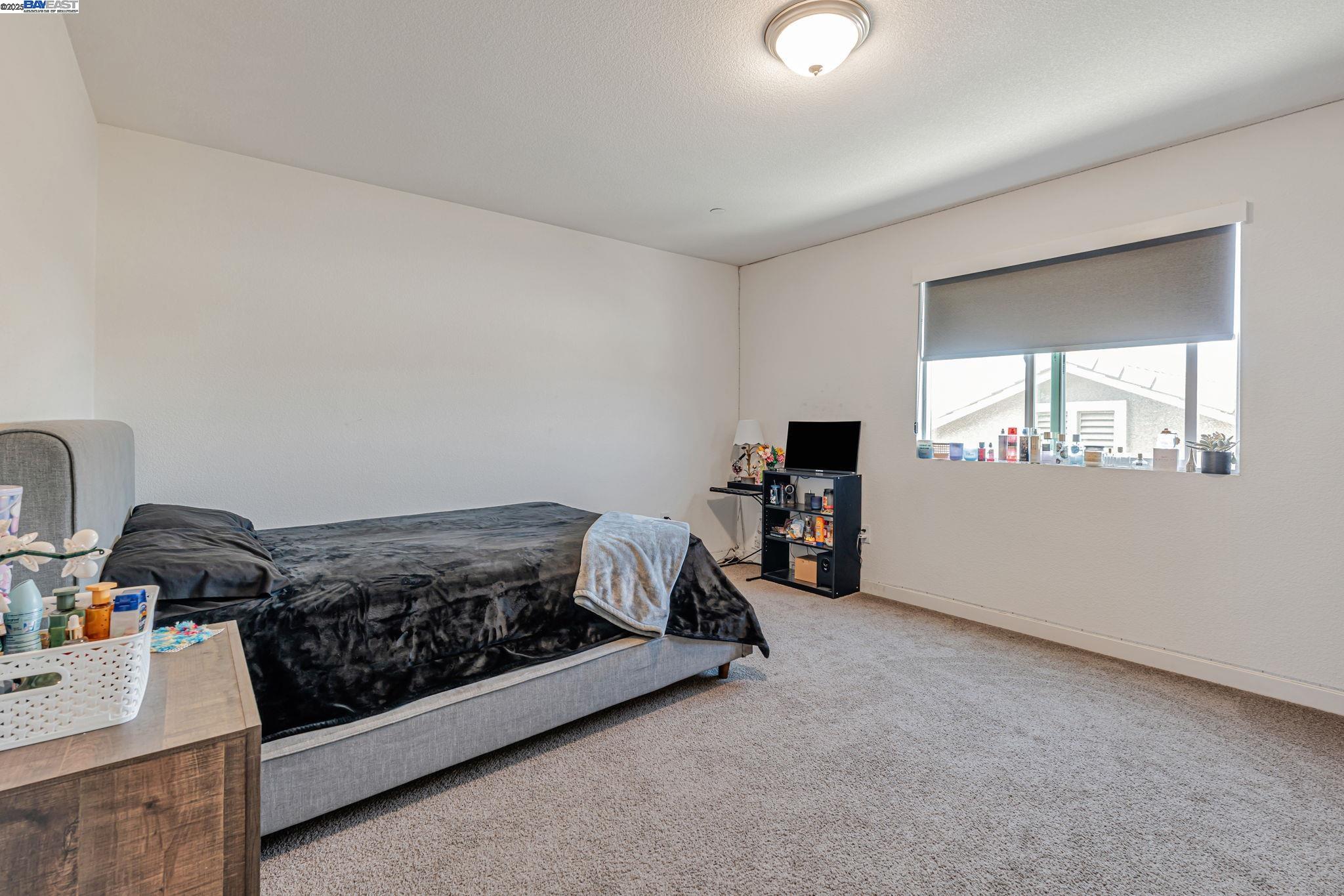 Detail Gallery Image 12 of 44 For 1893 Summit Dr, Los Banos,  CA 93635 - 6 Beds | 3 Baths