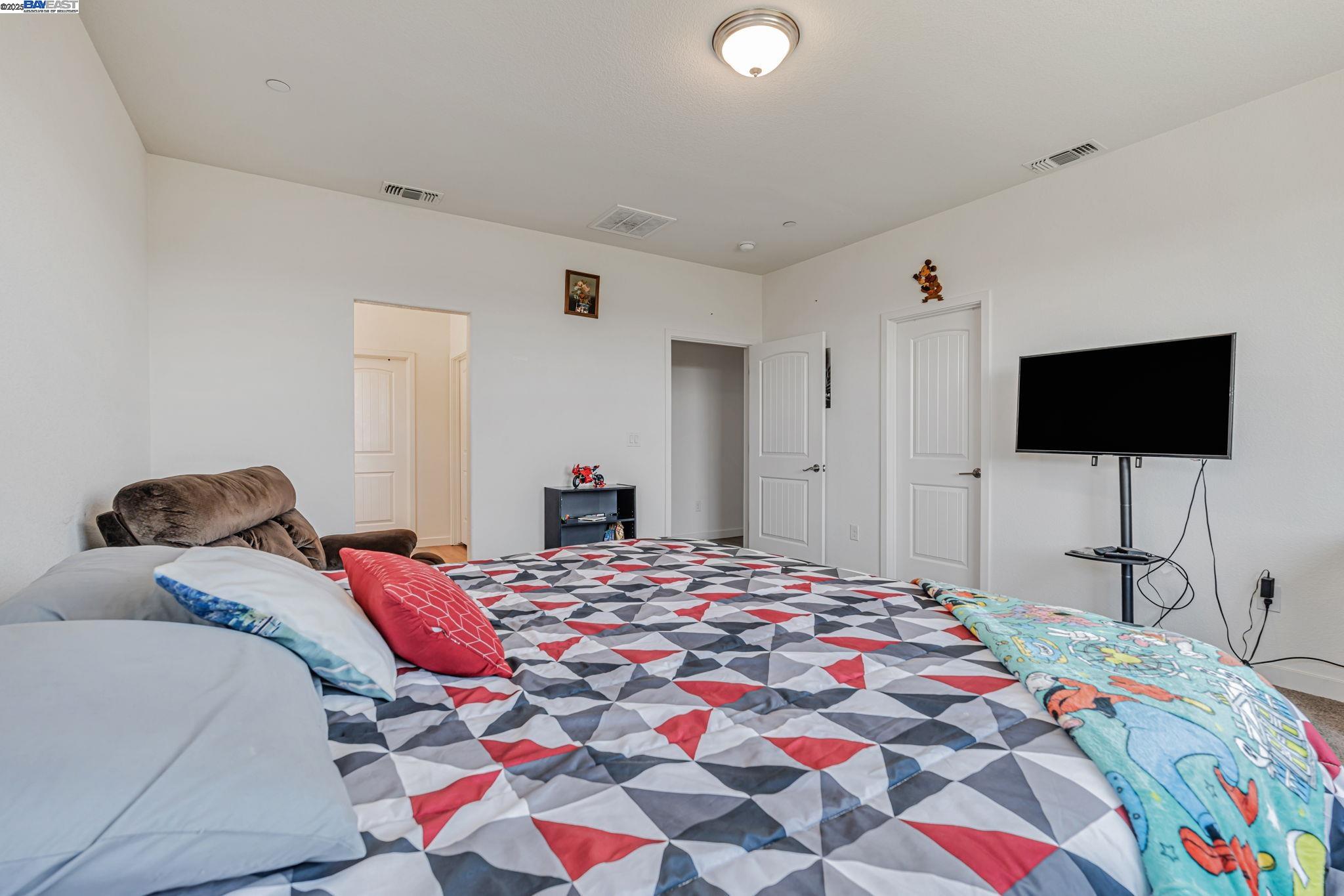 Detail Gallery Image 16 of 44 For 1893 Summit Dr, Los Banos,  CA 93635 - 6 Beds | 3 Baths