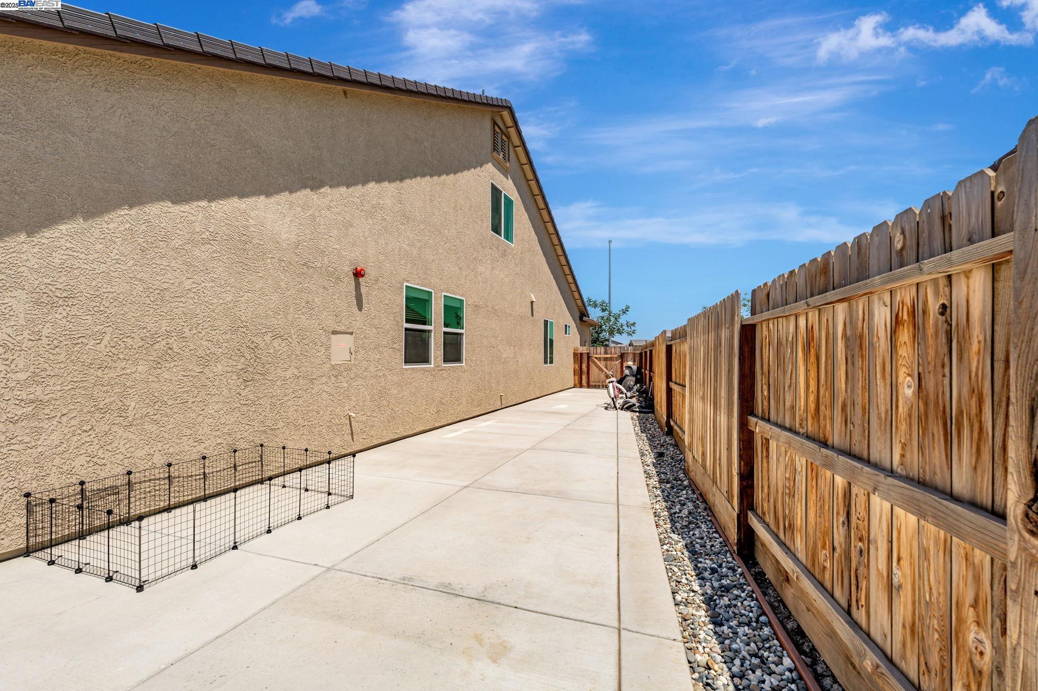 Detail Gallery Image 44 of 44 For 1893 Summit Dr, Los Banos,  CA 93635 - 6 Beds | 3 Baths