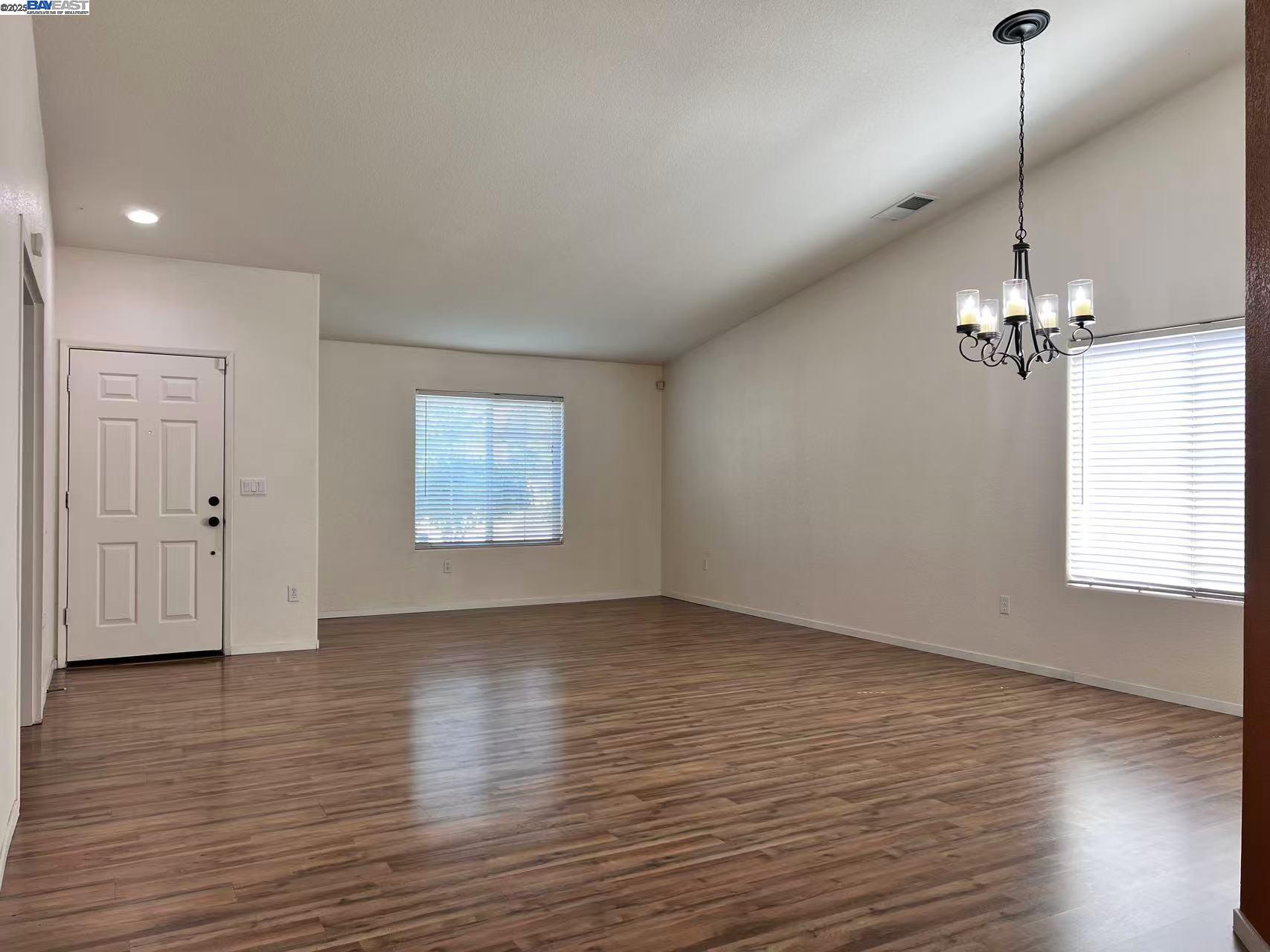 Detail Gallery Image 16 of 21 For 10009 Copco Ln, Stockton,  CA 95219 - 3 Beds | 2 Baths