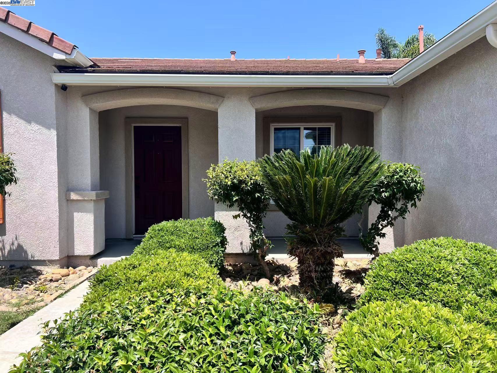 Detail Gallery Image 3 of 21 For 10009 Copco Ln, Stockton,  CA 95219 - 3 Beds | 2 Baths