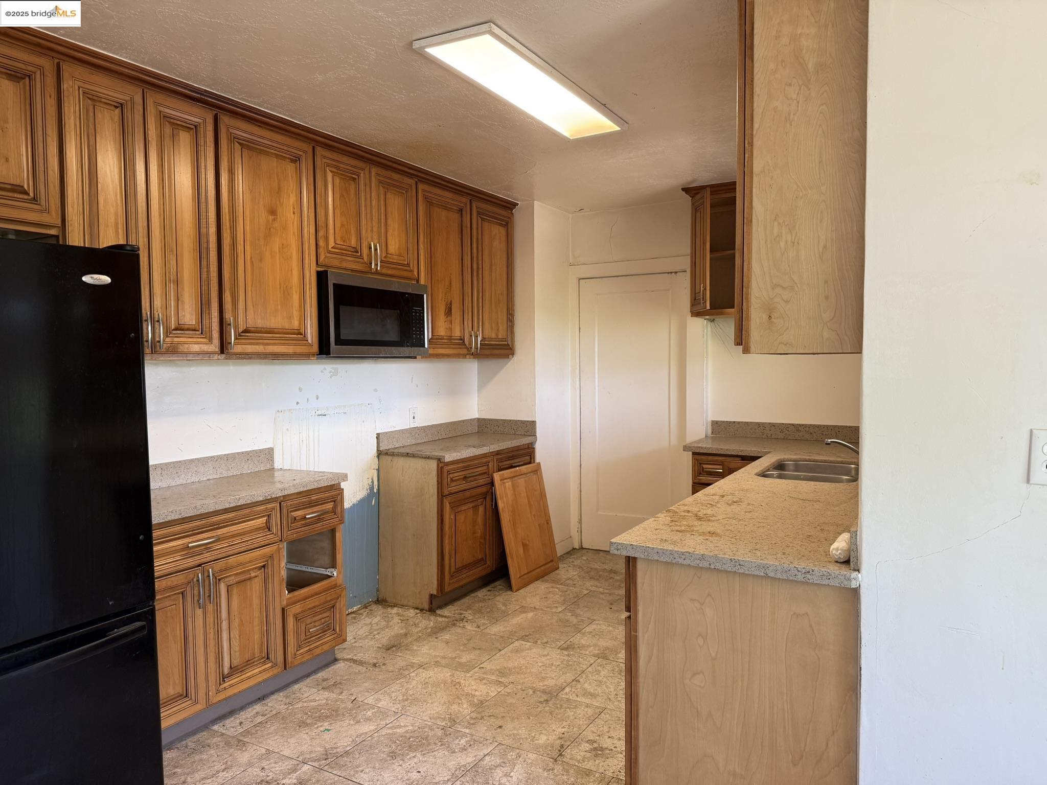 Detail Gallery Image 3 of 26 For 11176 Canon Vista Ave, San Jose,  CA 95127 - 3 Beds | 1 Baths