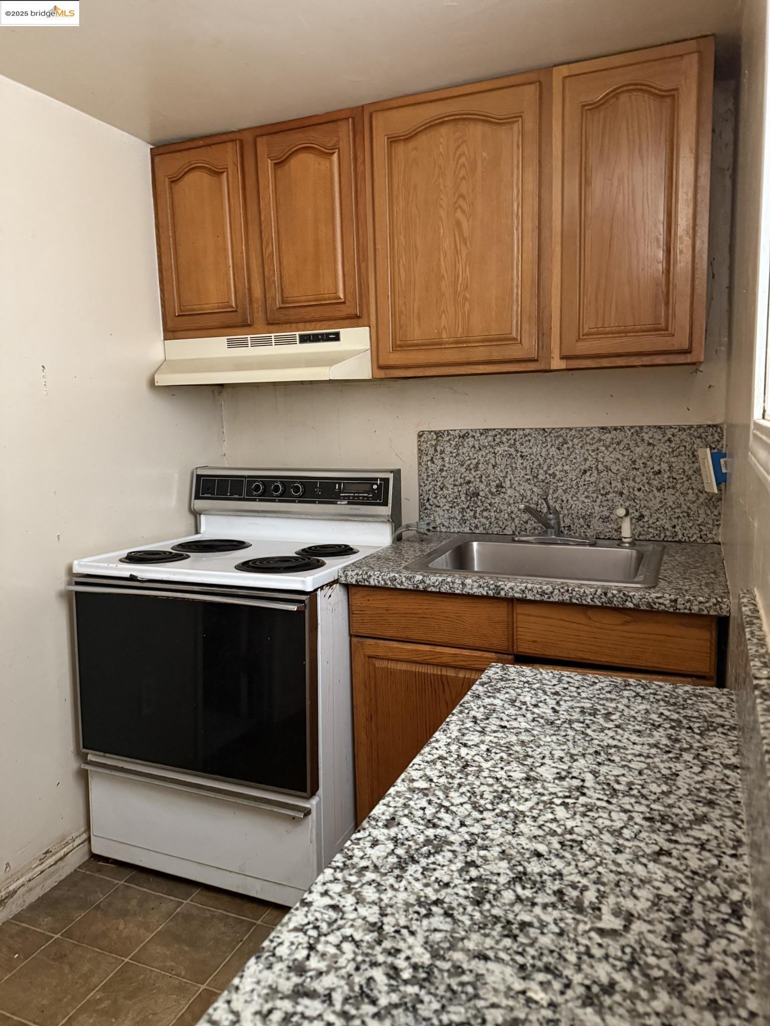 Detail Gallery Image 4 of 26 For 11176 Canon Vista Ave, San Jose,  CA 95127 - 3 Beds | 1 Baths