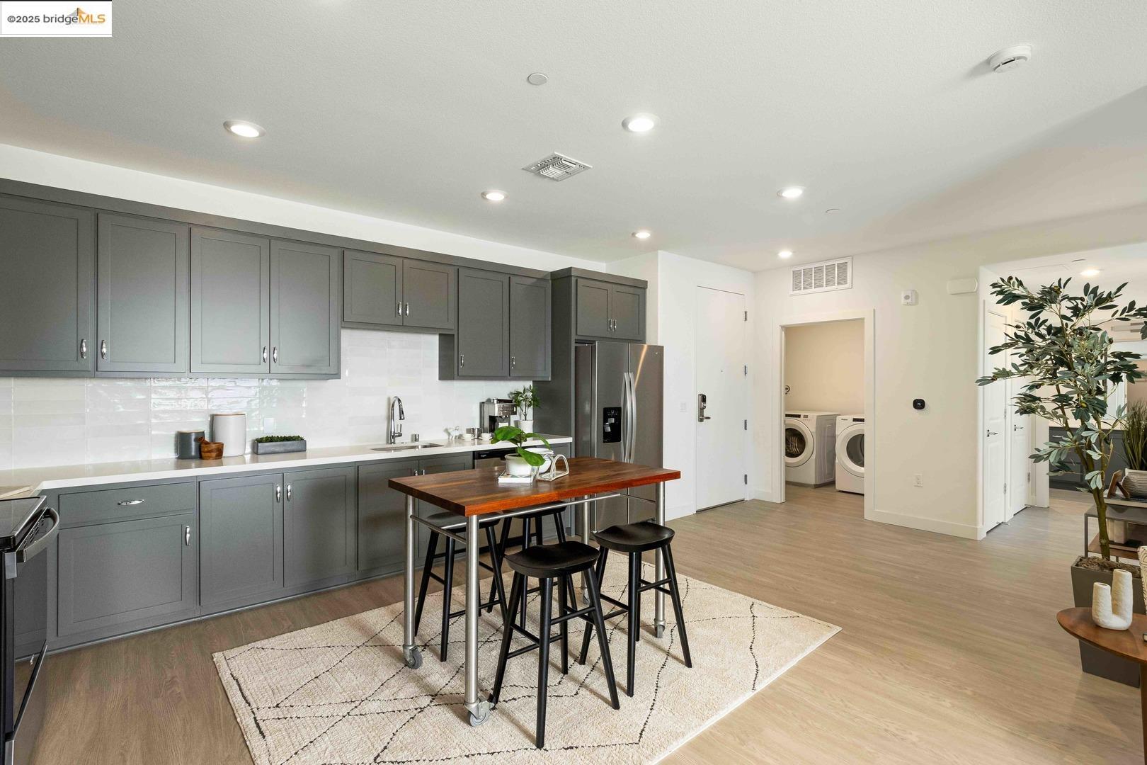 Photo #8: 41101552 Listing: Photo #8