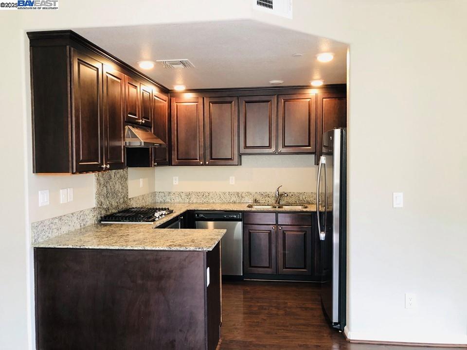 4740 Norris Canyon Rd # 201, San Ramon, California 94583, 3 Bedrooms Bedrooms, 5 Rooms Rooms,2 BathroomsBathrooms,Residential Lease,For Rent,4740 Norris Canyon Rd # 201,41101554