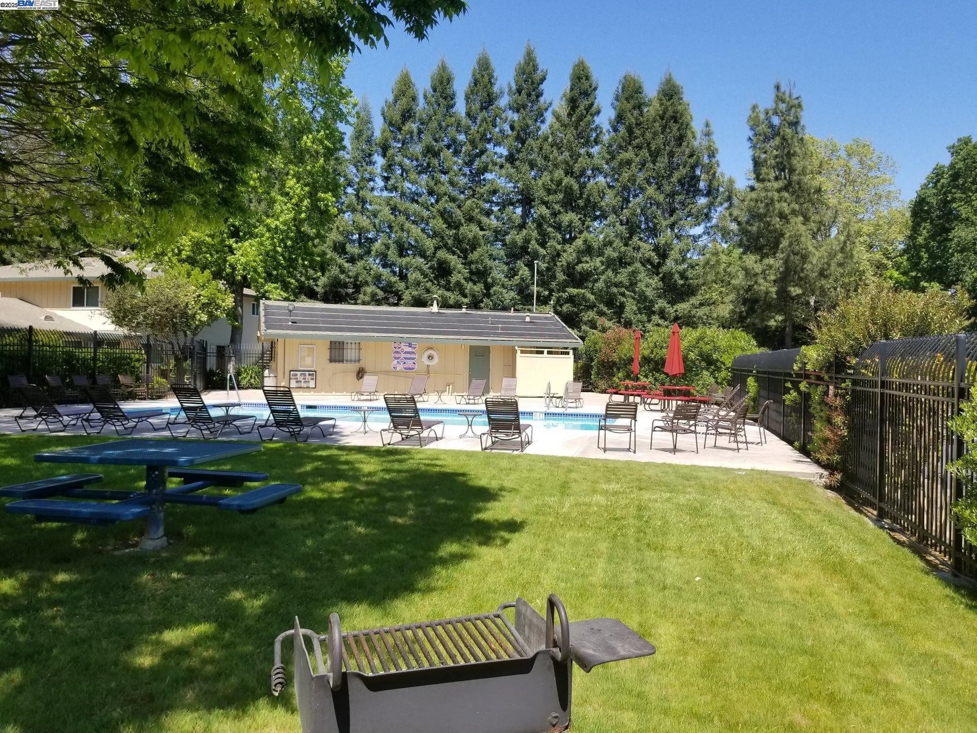 2110 Arroyo Ct # 3, Pleasanton, California 94588, 2 Bedrooms Bedrooms, ,1 BathroomBathrooms,Residential Lease,For Rent,2110 Arroyo Ct # 3,41101559