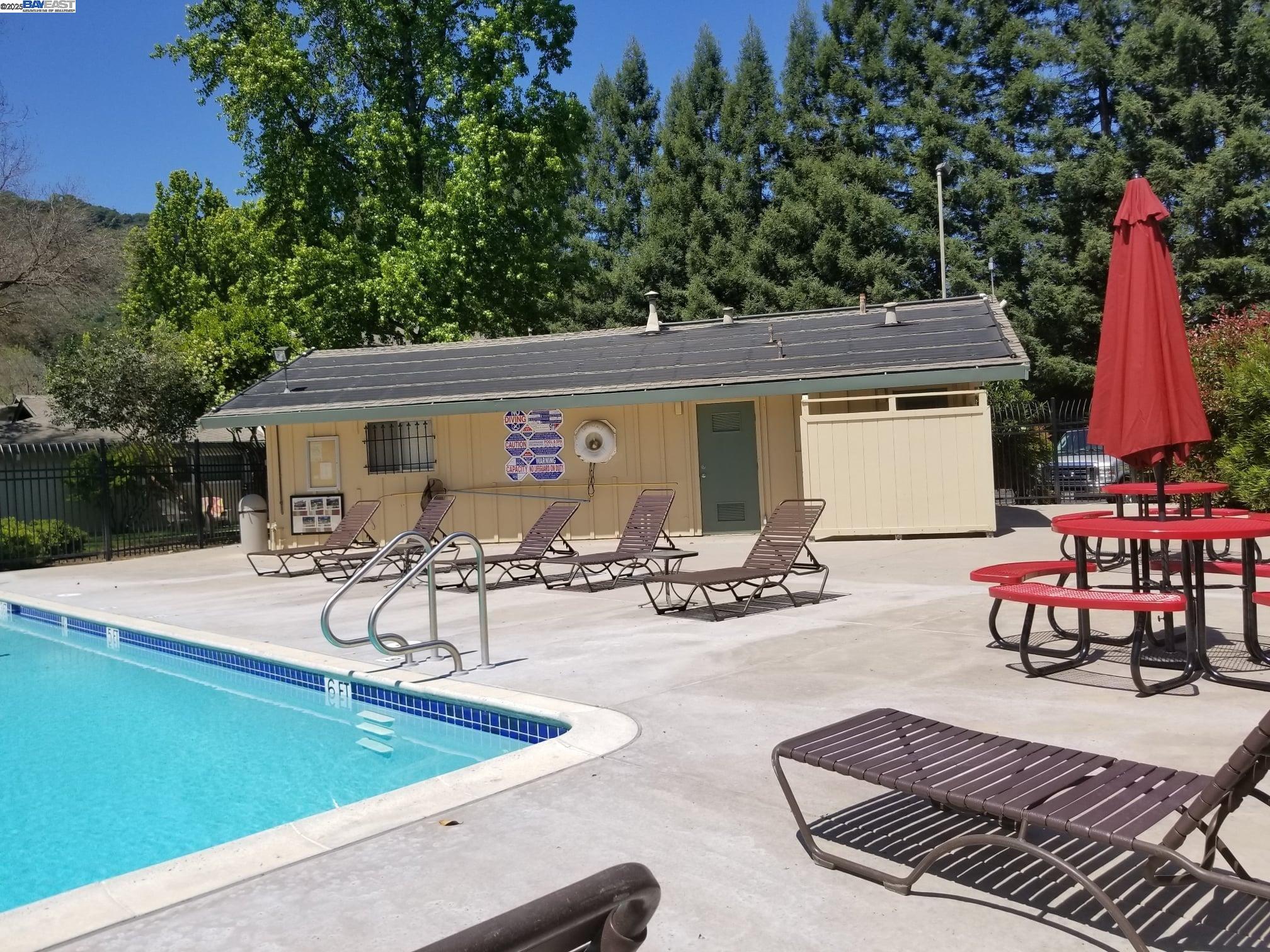 2255 Segundo Ct # 4, Pleasanton, California 94588, 2 Bedrooms Bedrooms, ,1 BathroomBathrooms,Residential Lease,For Rent,2255 Segundo Ct # 4,41101563