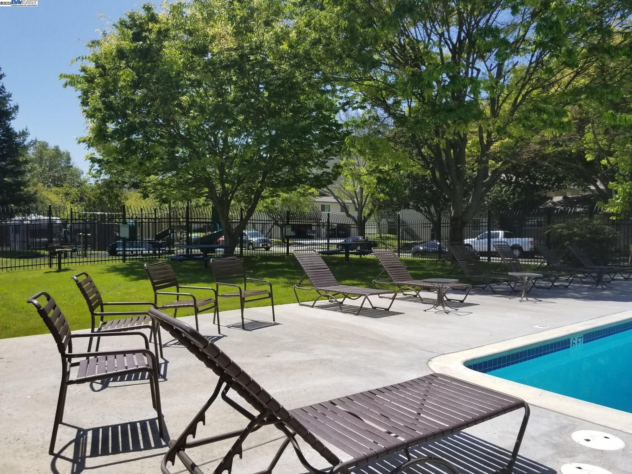 2255 Segundo Ct # 4, Pleasanton, California 94588, 2 Bedrooms Bedrooms, ,1 BathroomBathrooms,Residential Lease,For Rent,2255 Segundo Ct # 4,41101563
