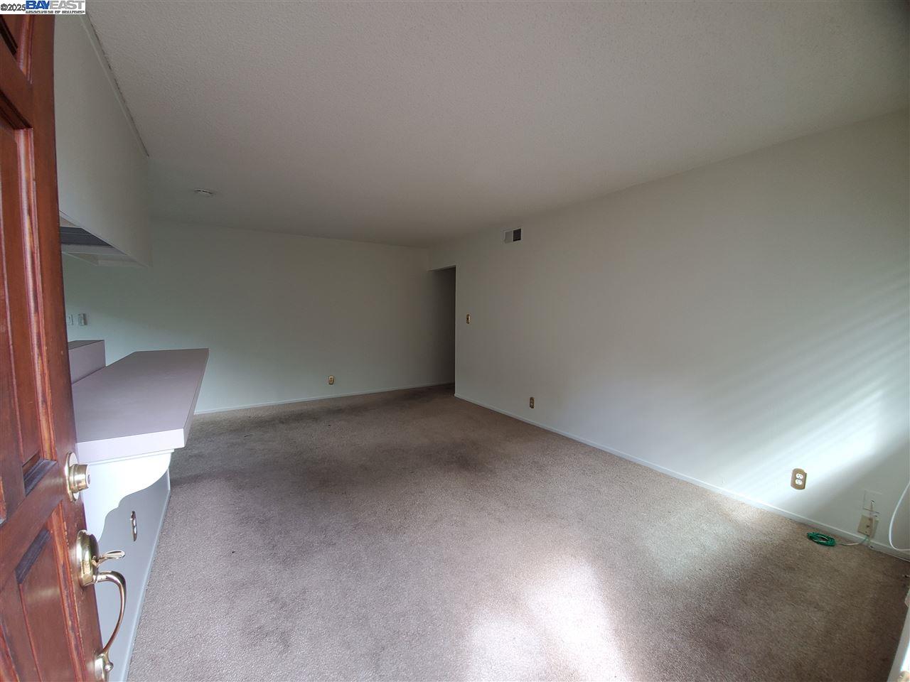 2255 Segundo Ct # 4, Pleasanton, California 94588, 2 Bedrooms Bedrooms, ,1 BathroomBathrooms,Residential Lease,For Rent,2255 Segundo Ct # 4,41101563