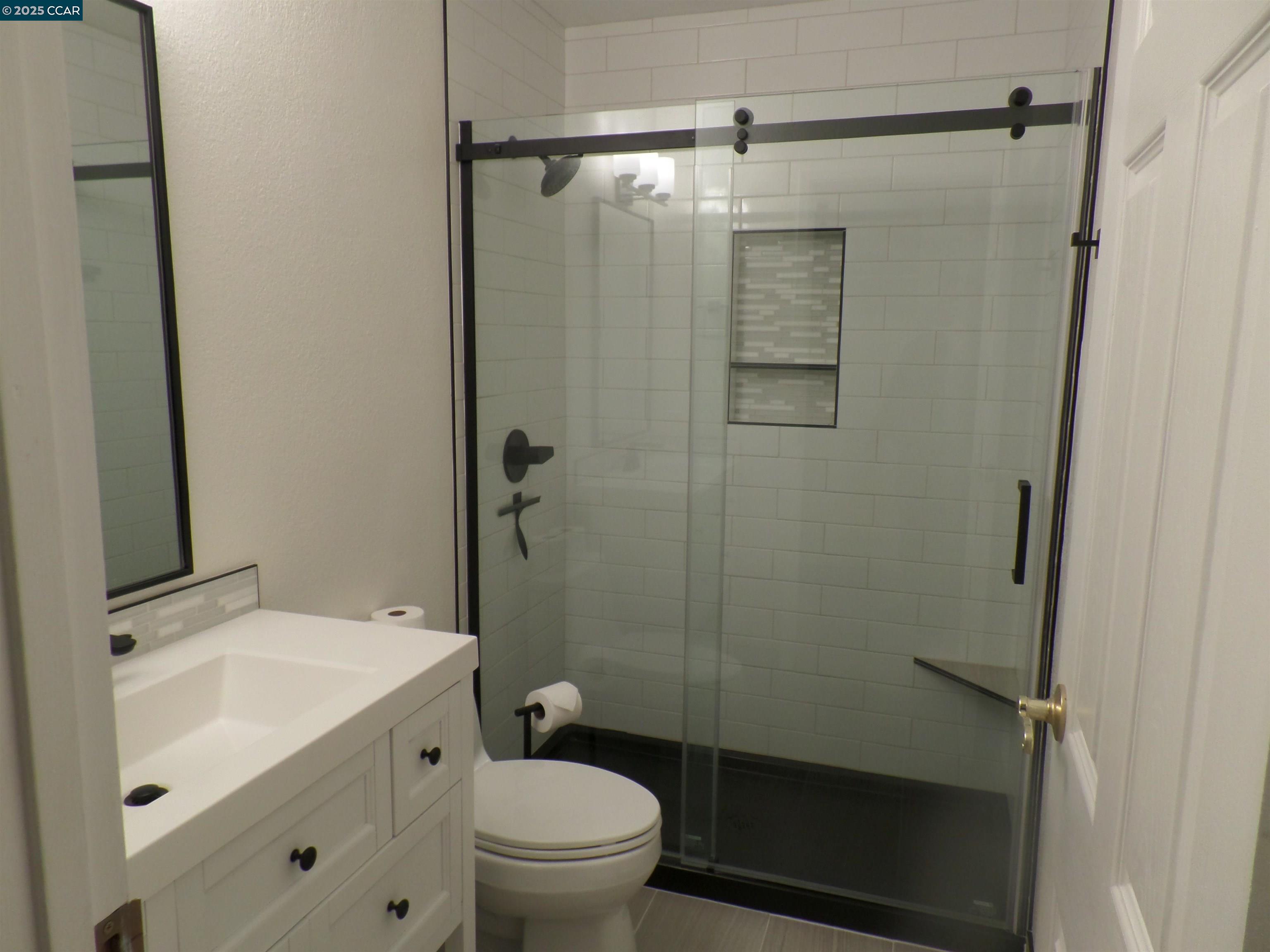 1544 Bailey rd # 6, Concord, California 94521, 2 Bedrooms Bedrooms, 5 Rooms Rooms,2 BathroomsBathrooms,Residential Lease,For Rent,1544 Bailey rd # 6,41101568