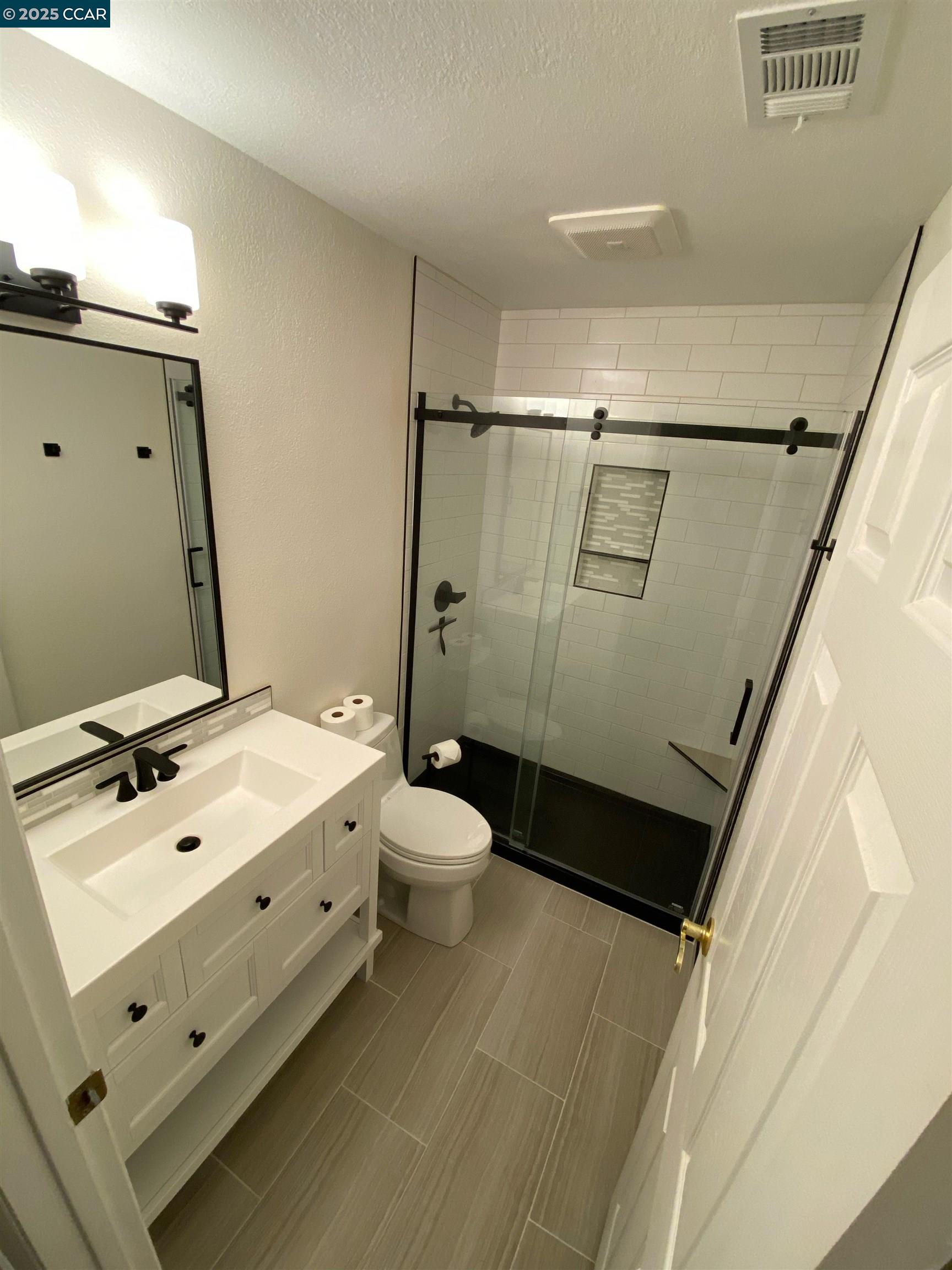 1544 Bailey rd # 6, Concord, California 94521, 2 Bedrooms Bedrooms, 5 Rooms Rooms,2 BathroomsBathrooms,Residential Lease,For Rent,1544 Bailey rd # 6,41101568