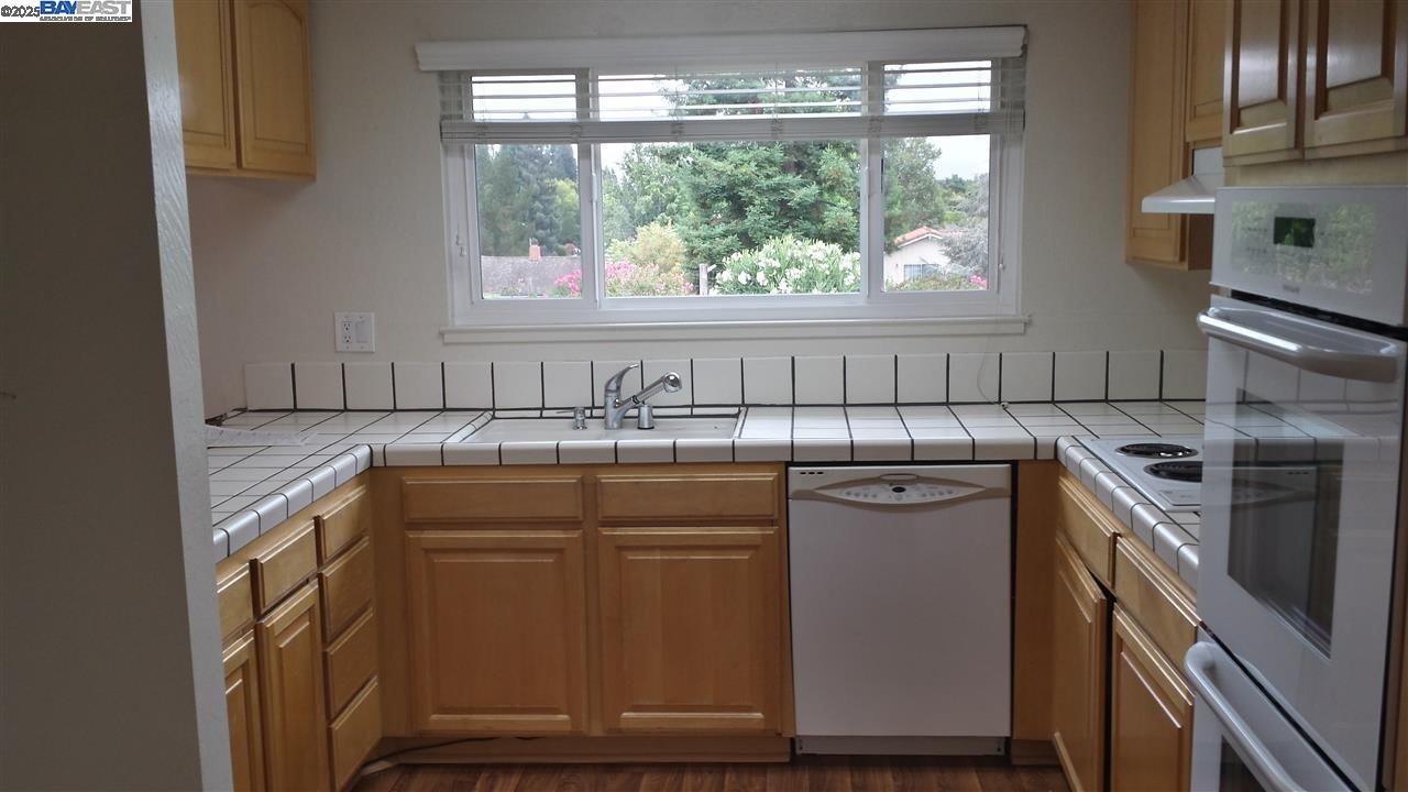 821 Century Way, Danville, California 94526, 6 Bedrooms Bedrooms, 10 Rooms Rooms,3 BathroomsBathrooms,Residential Lease,For Rent,821 Century Way,41101570